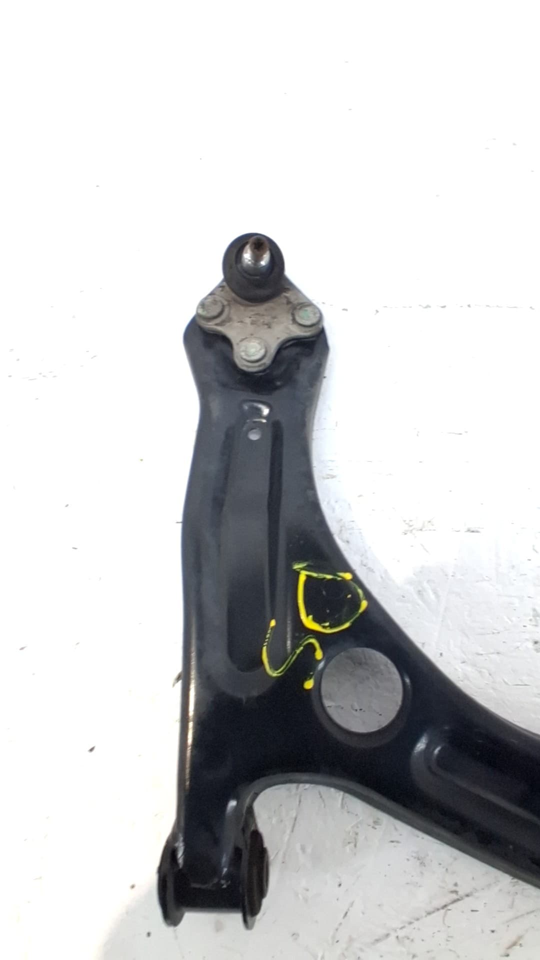 Brazo suspension inferior delantero izquierdo VOLKSWAGEN UP! (122) 3