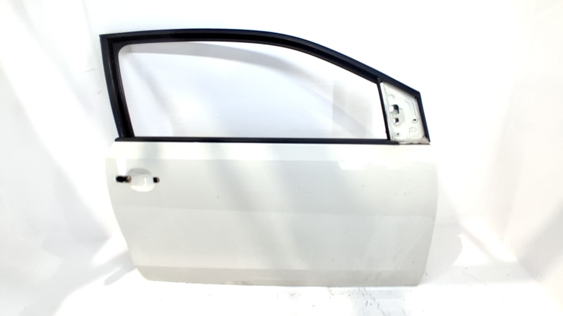 Puerta delantera derecha VOLKSWAGEN UP! (122)