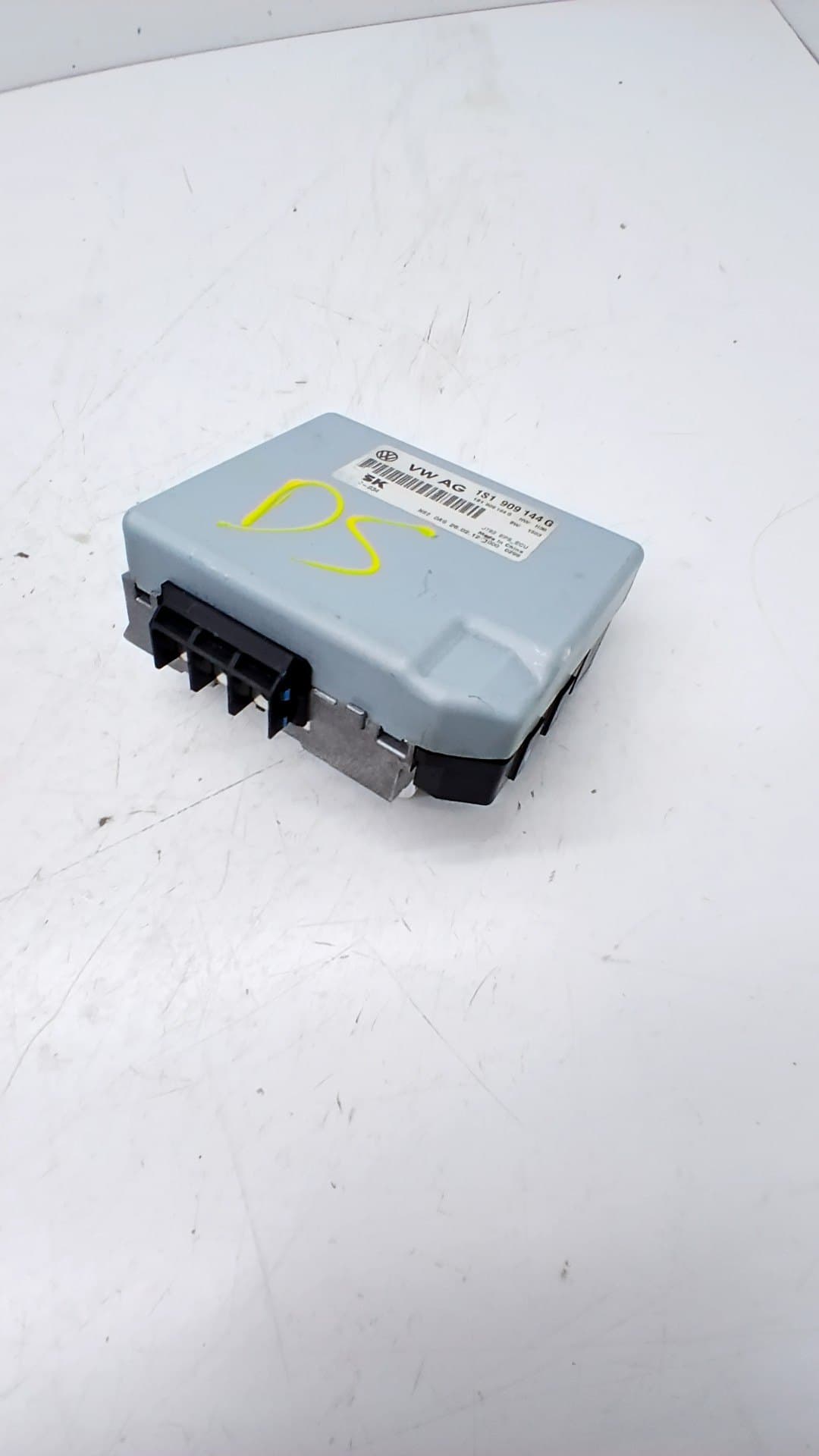 Centralita direccion VOLKSWAGEN UP! (122) 3