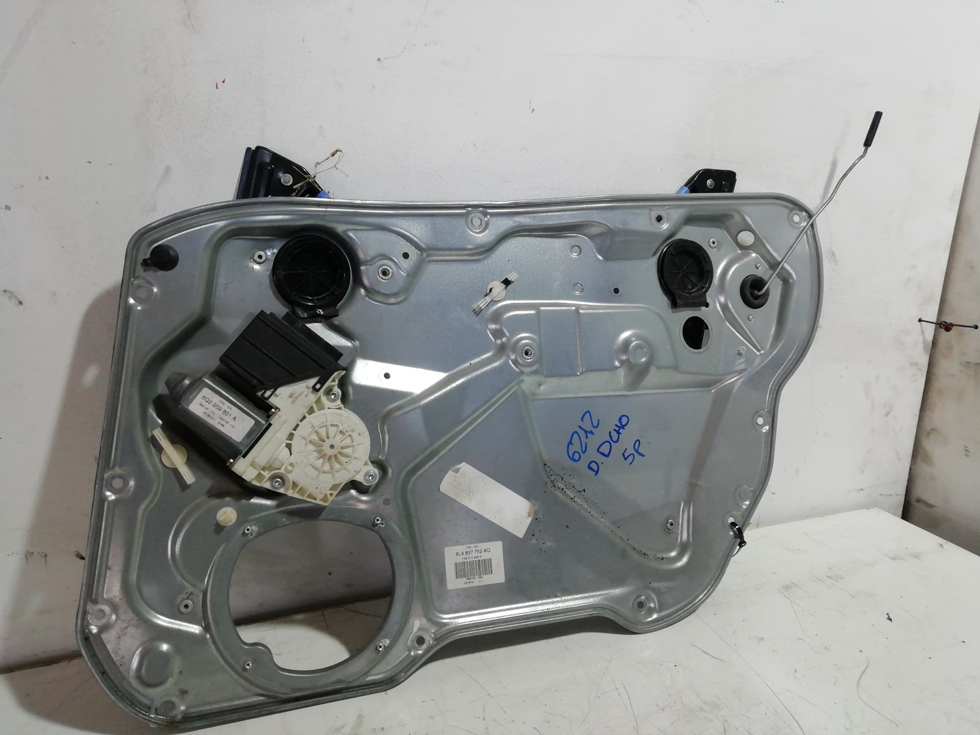 Elevalunas delantero derecho SEAT IBIZA (6L1)
