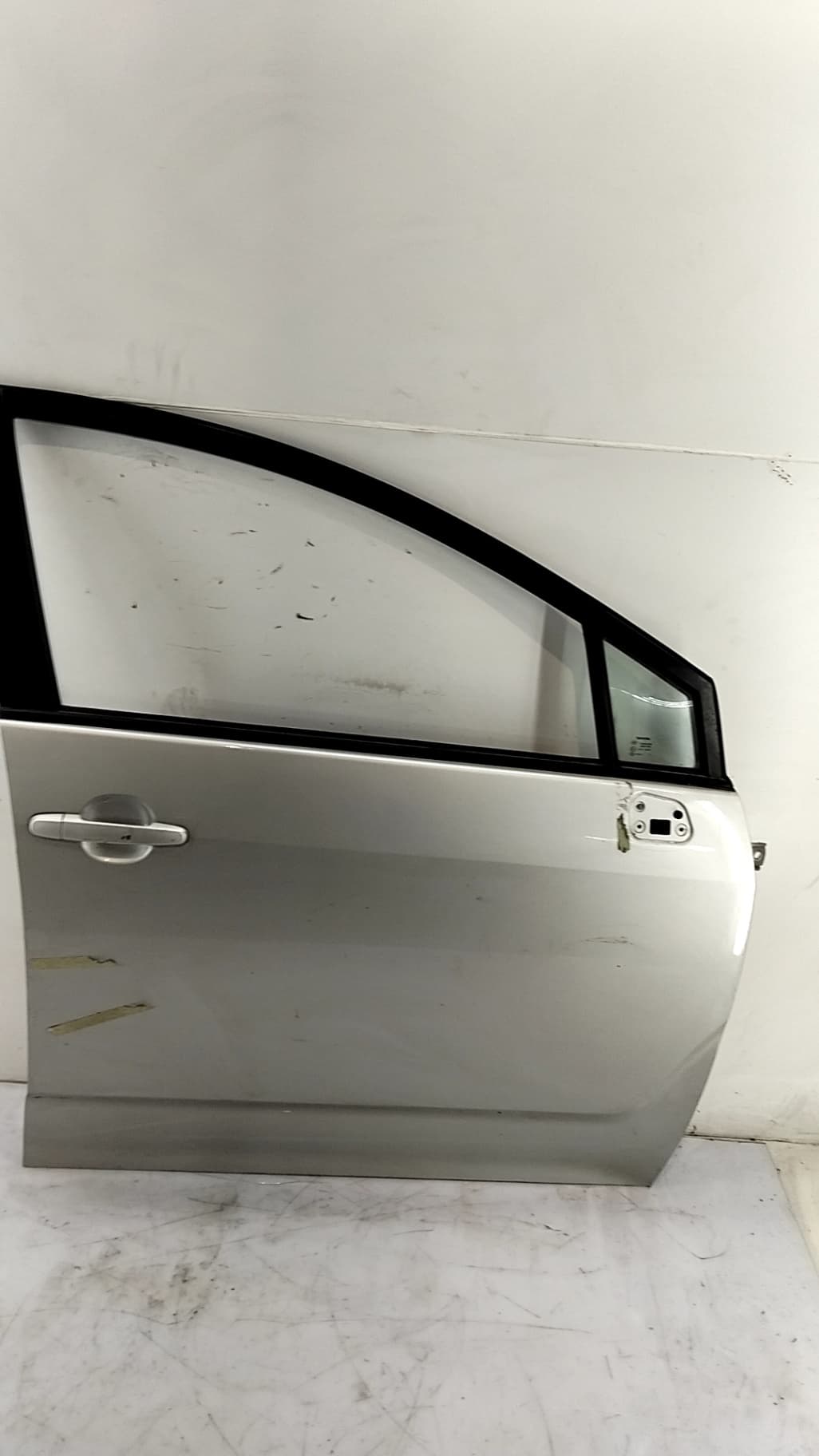 Puerta delantera derecha TOYOTA COROLLA VERSO (R1)