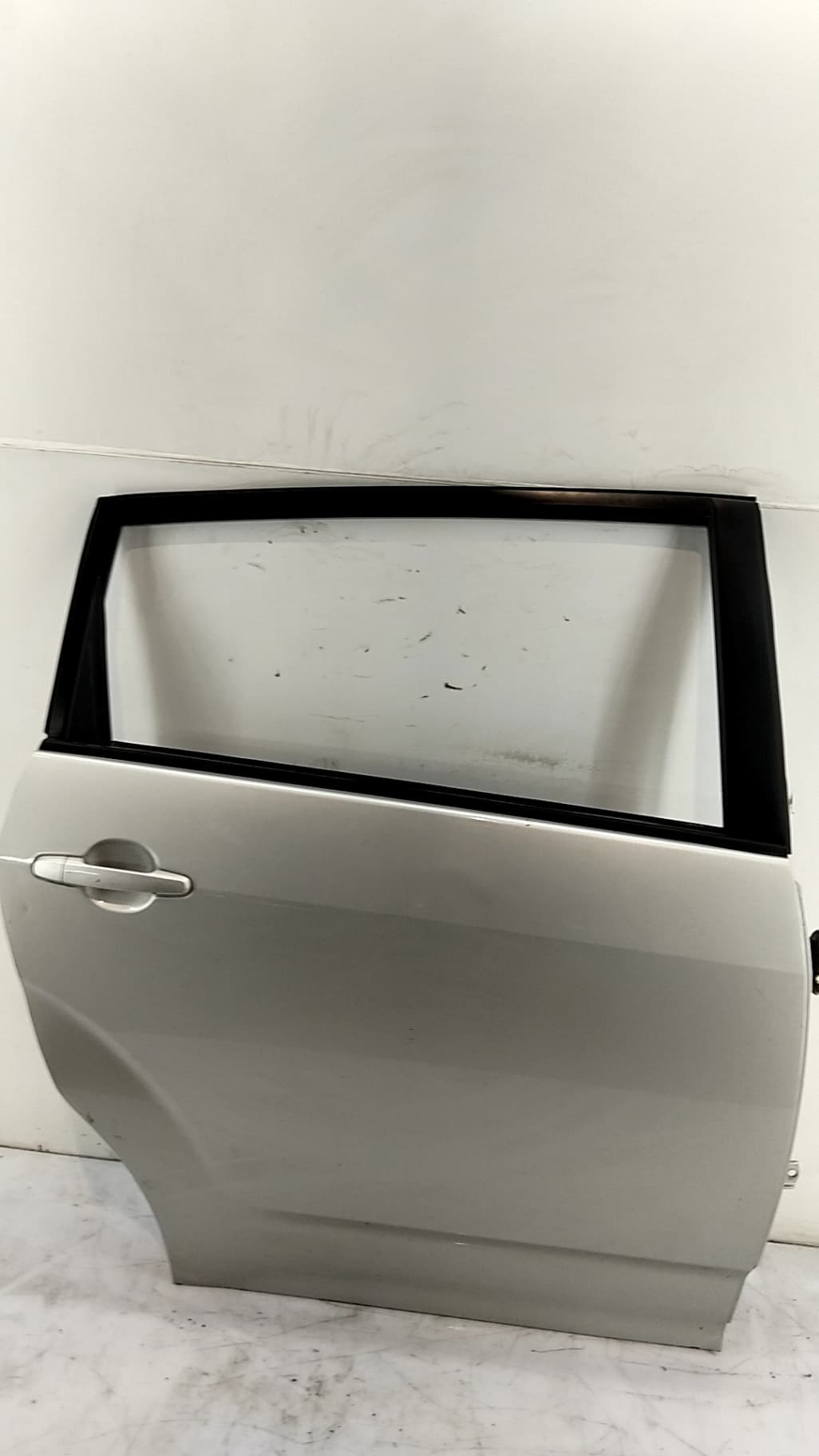 Puerta trasera derecha TOYOTA COROLLA VERSO (R1) 3