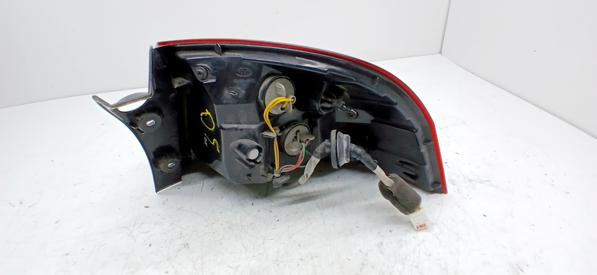 Piloto trasero izquierdo KIA RIO (YB) 3