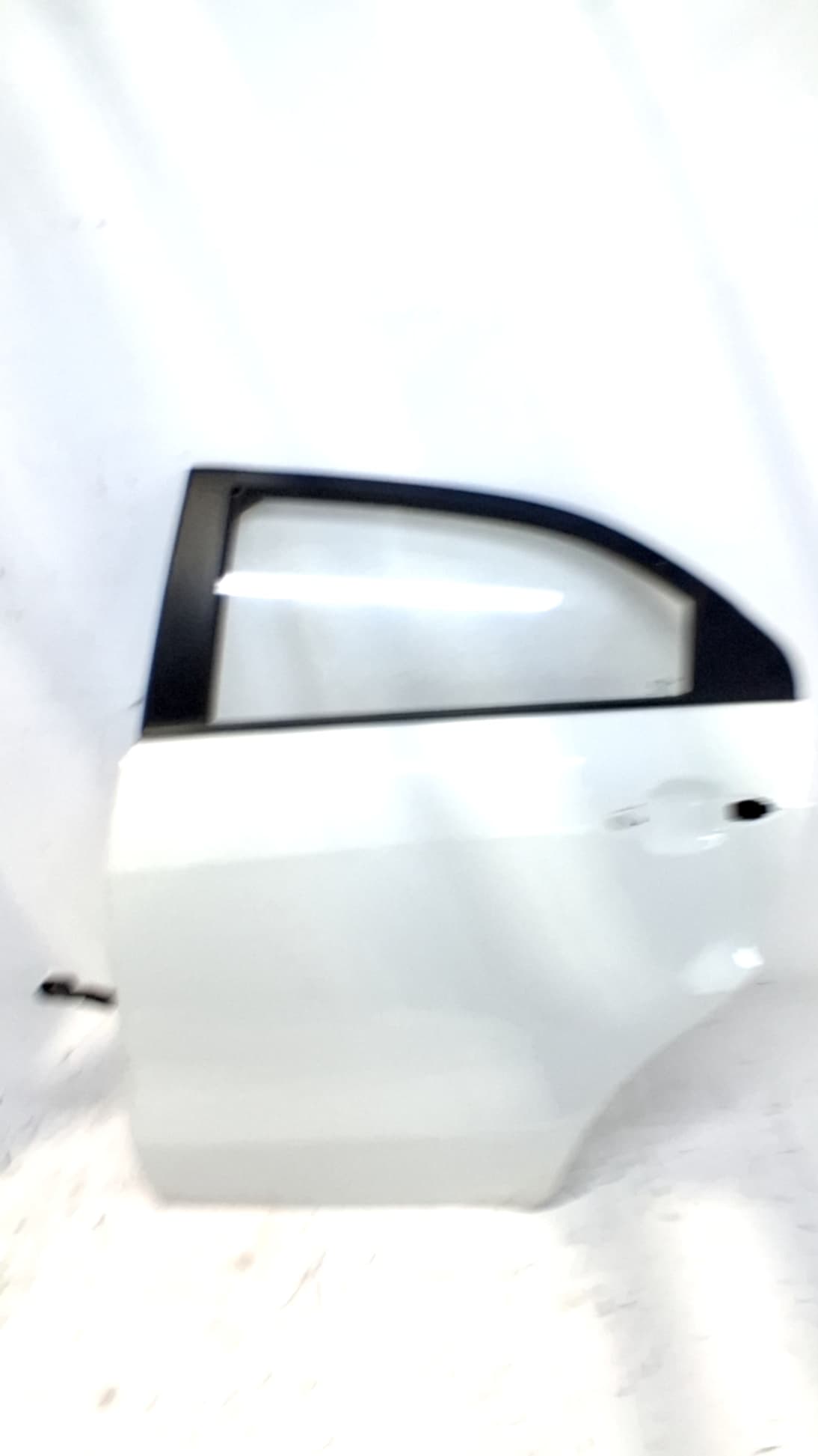 Puerta trasera izquierda KIA RIO (YB)