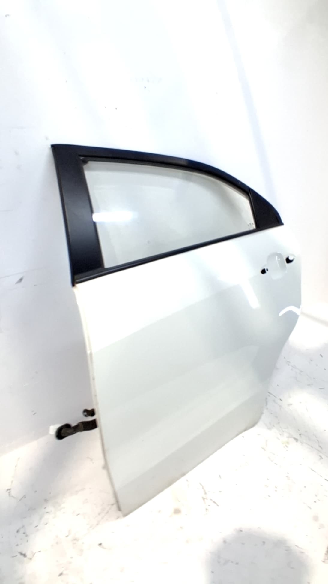 Puerta trasera izquierda KIA RIO (YB) 3