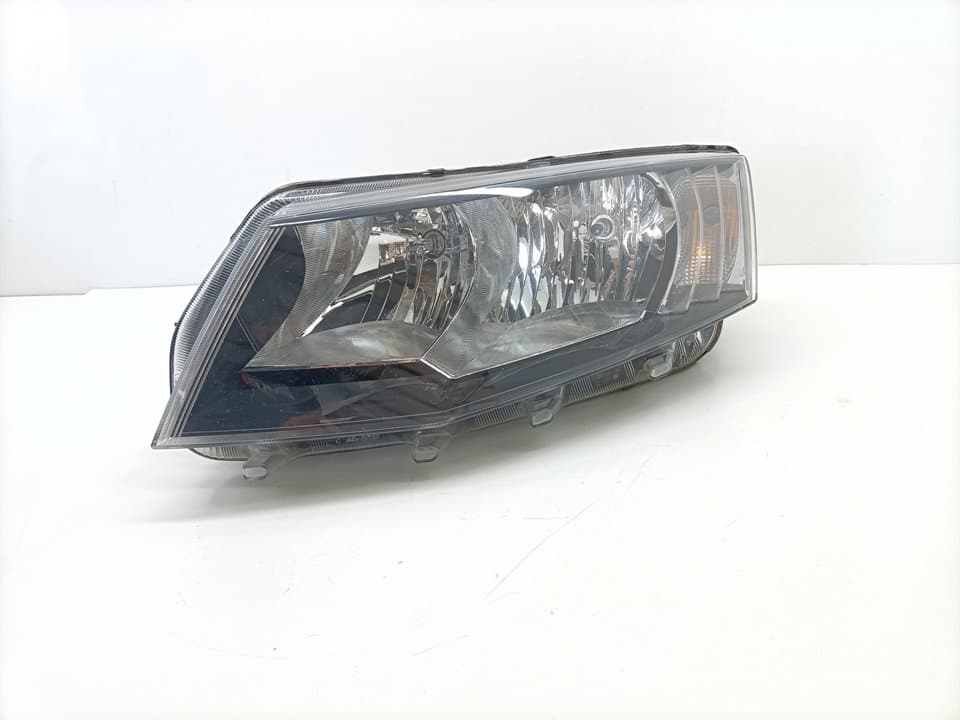 Faro izquierdo SKODA OCTAVIA COMBI (5E5)