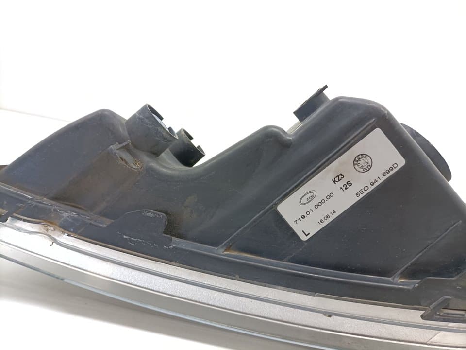 Faro antiniebla izquierdo SKODA OCTAVIA COMBI (5E5) 2