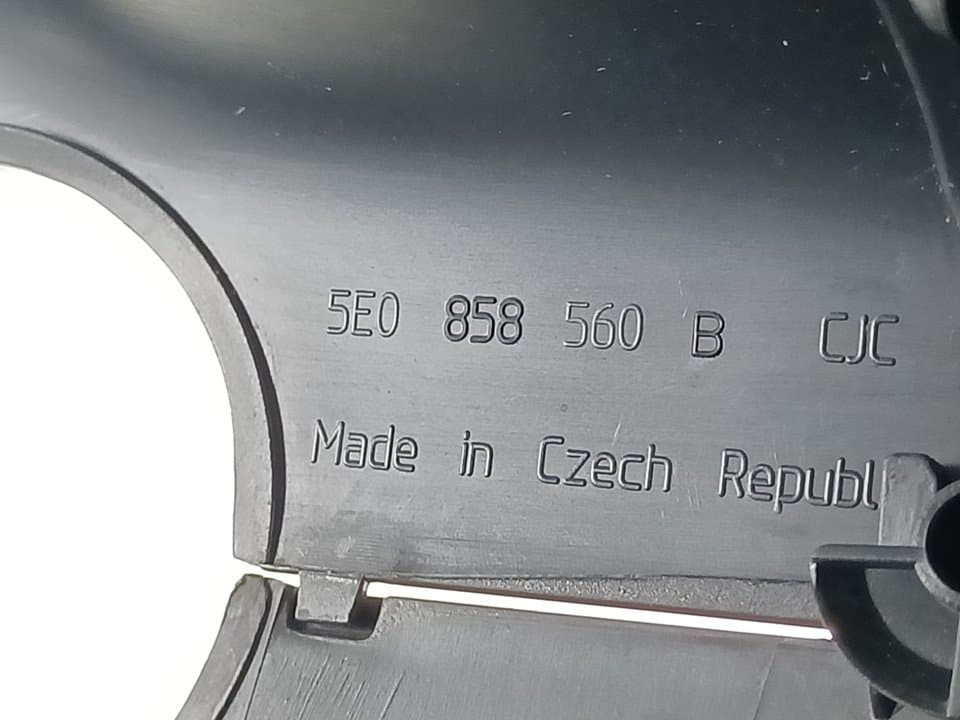 Plastico SKODA OCTAVIA COMBI (5E5) 2