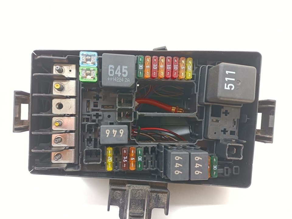 Caja reles / fusibles SKODA OCTAVIA COMBI (5E5) 2