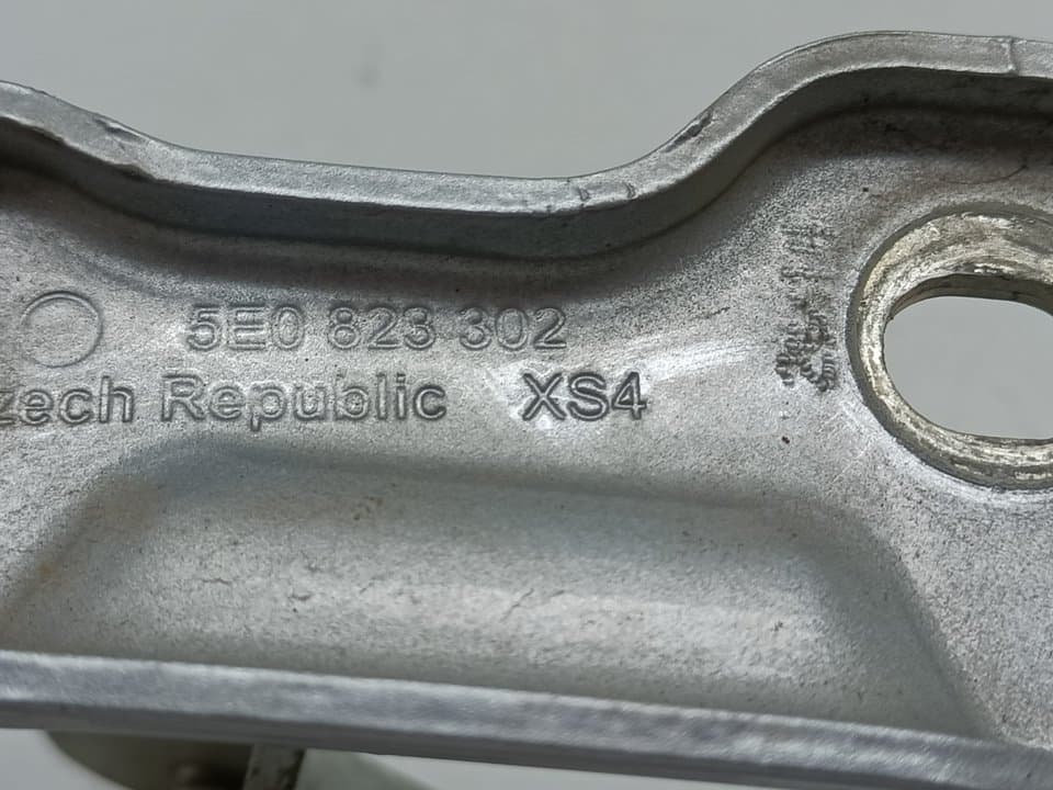 Recambio SKODA OCTAVIA COMBI (5E5) ref. 5E0823302 2