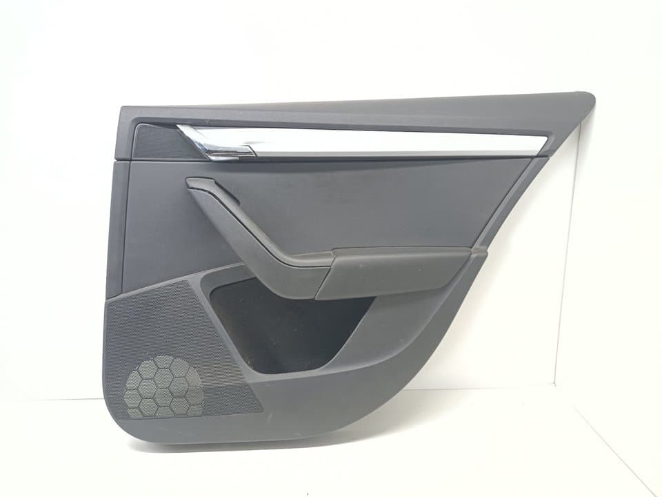 Guarnecido puerta trasera derecha SKODA OCTAVIA COMBI (5E5)