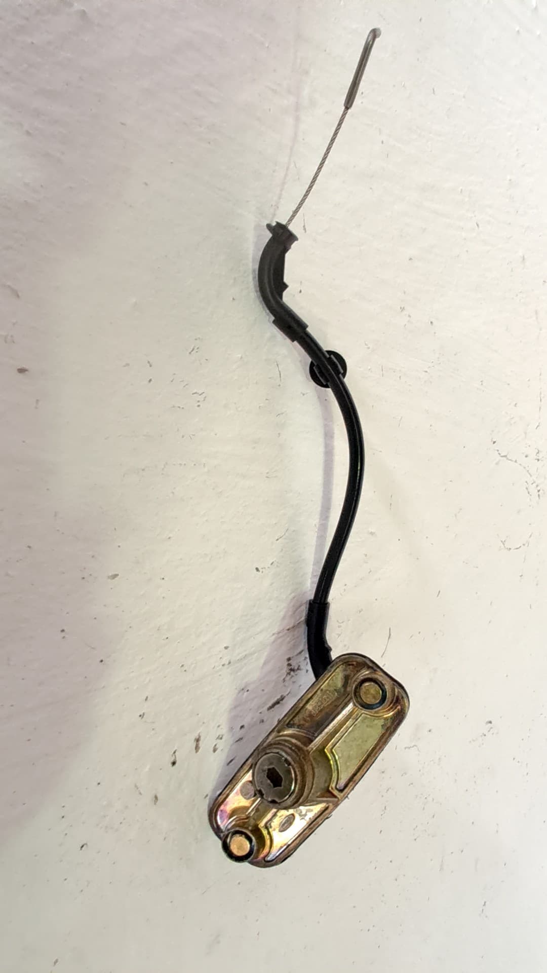 Bombin porton trasero FORD MONDEO BERLINA (GE)
