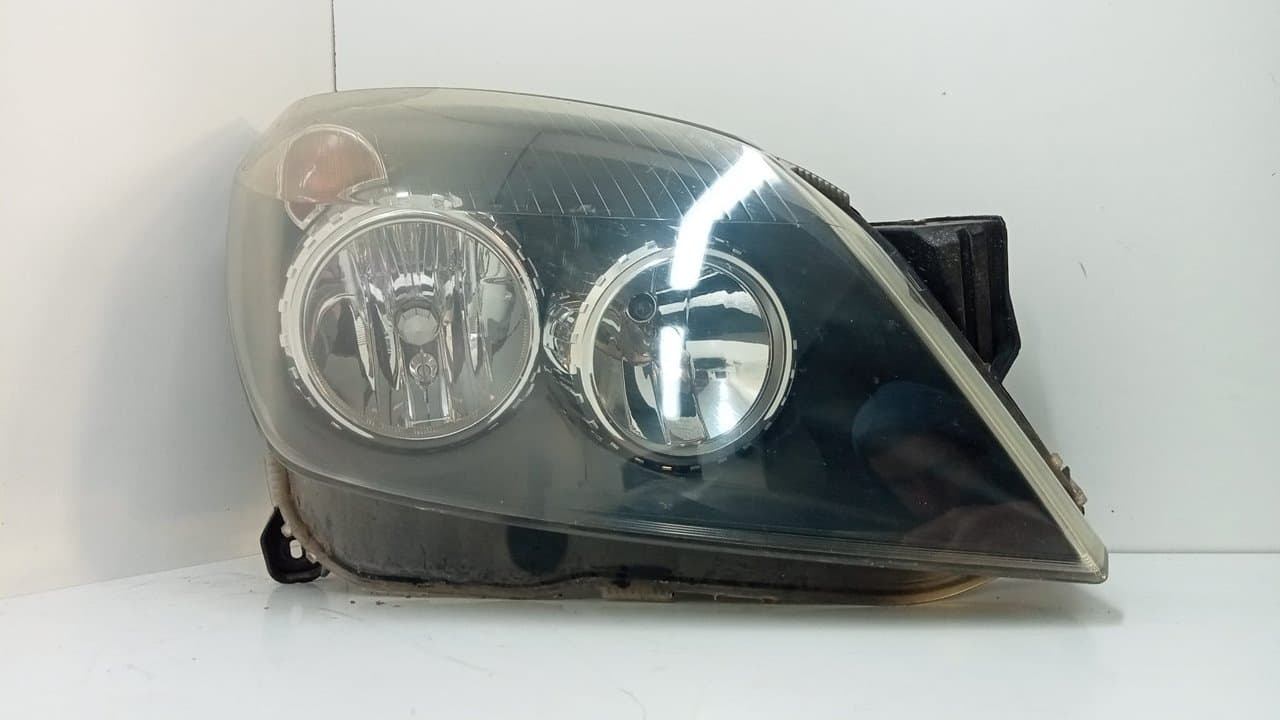 Faro derecho OPEL ASTRA H BERLINA