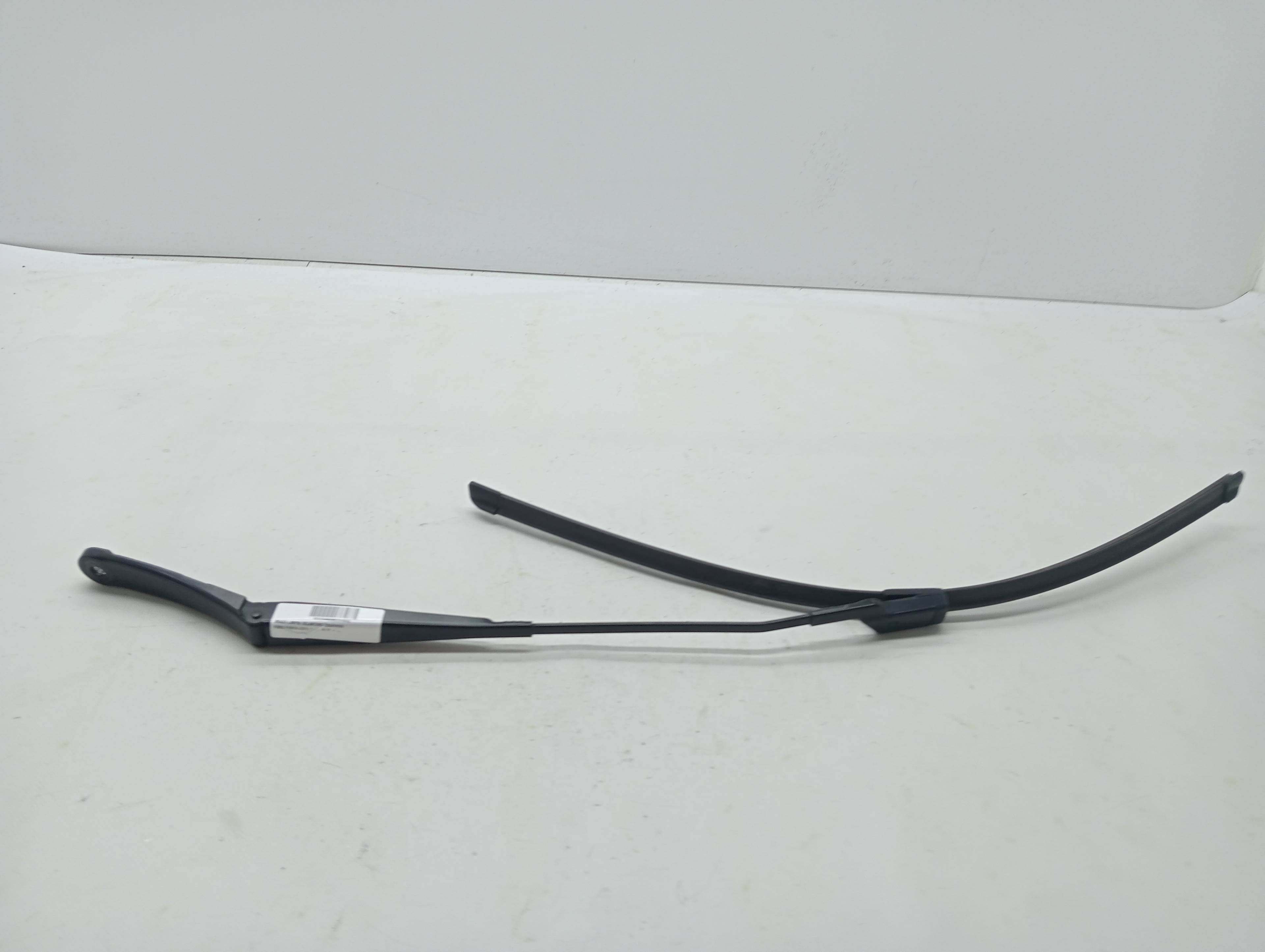 Brazo limpia delantero izquierdo FORD FIESTA (CE1)