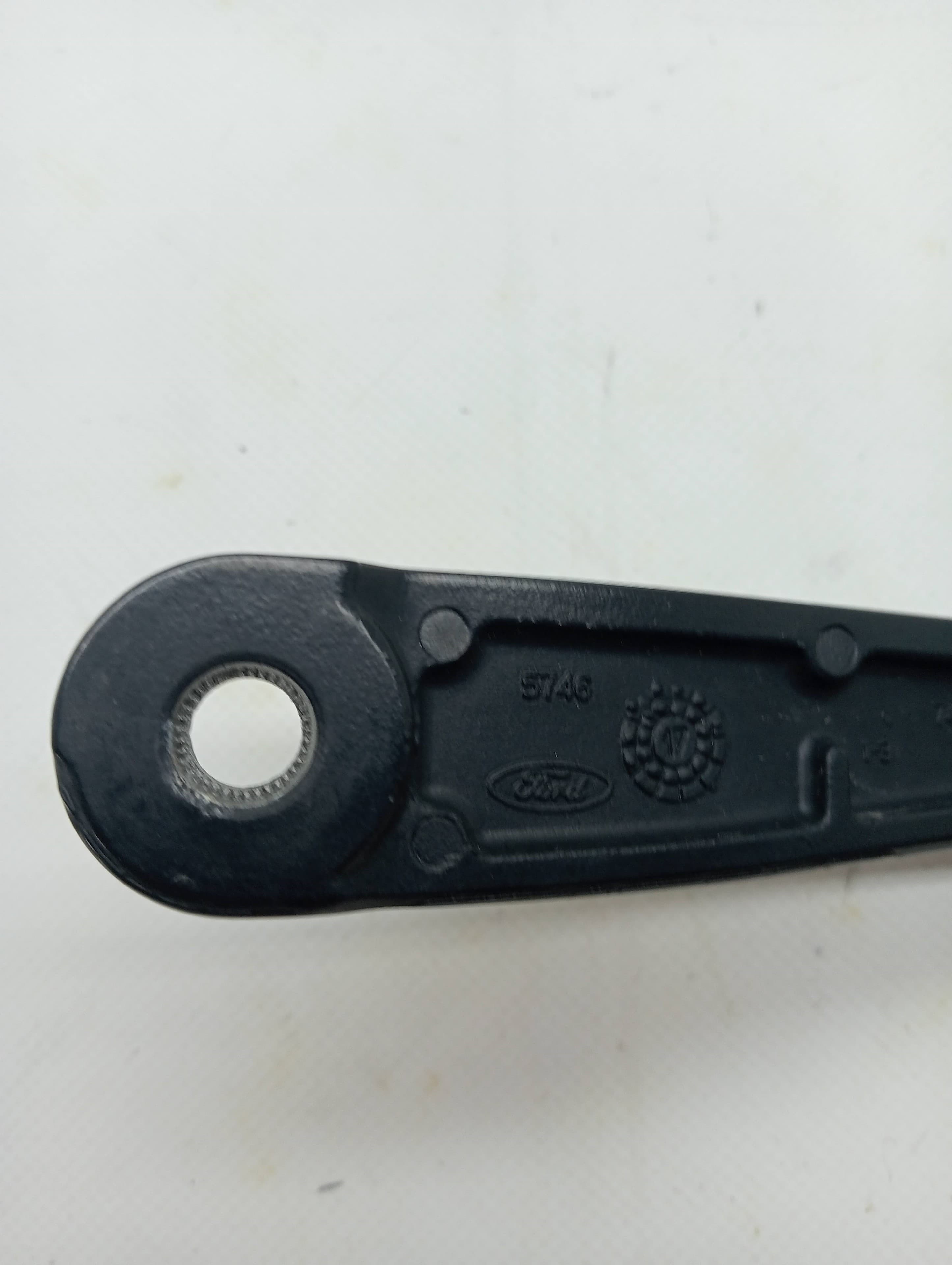 Brazo limpia delantero izquierdo FORD FIESTA (CE1) 3