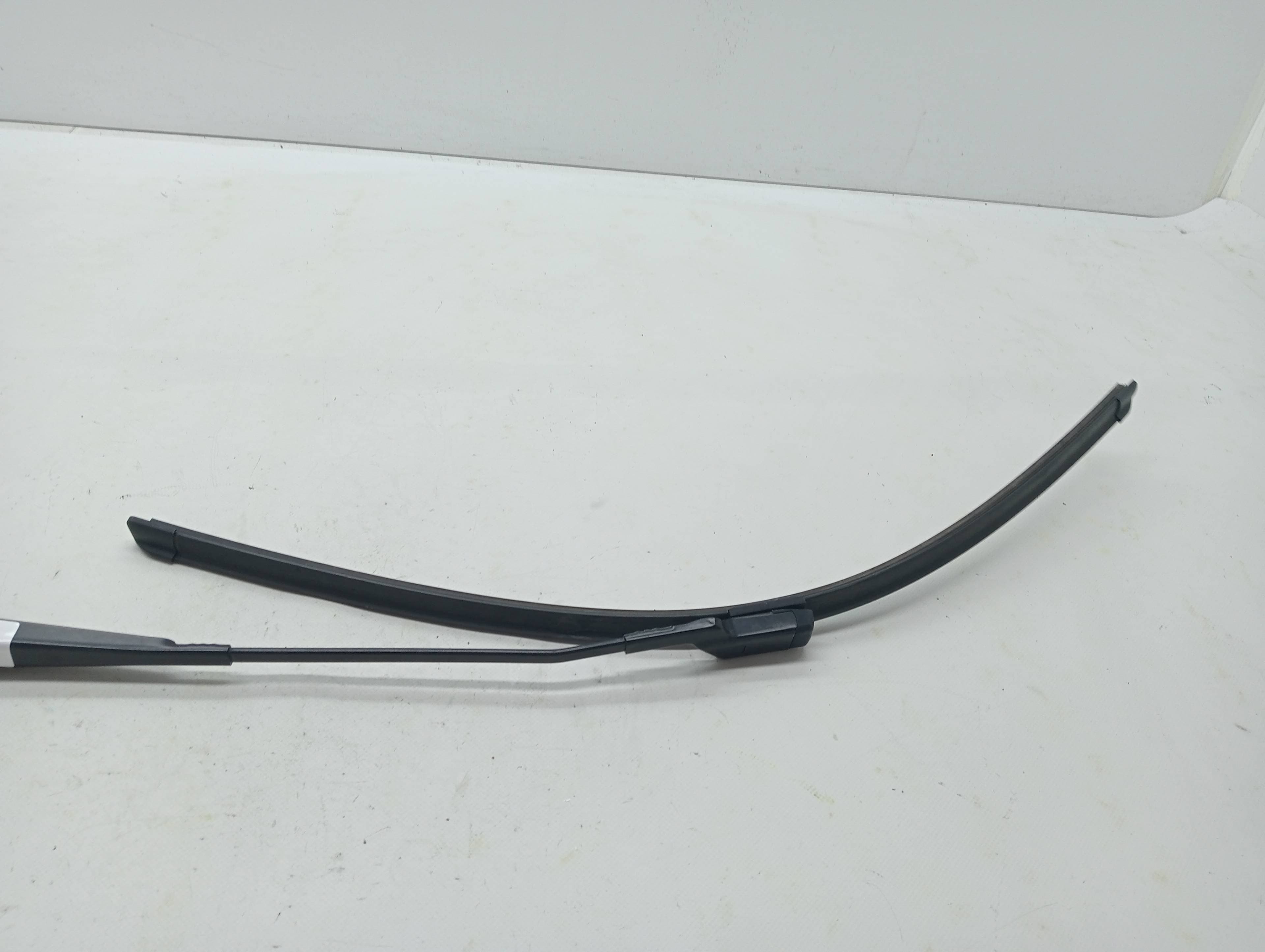 Brazo limpia delantero izquierdo FORD FIESTA (CE1) 2