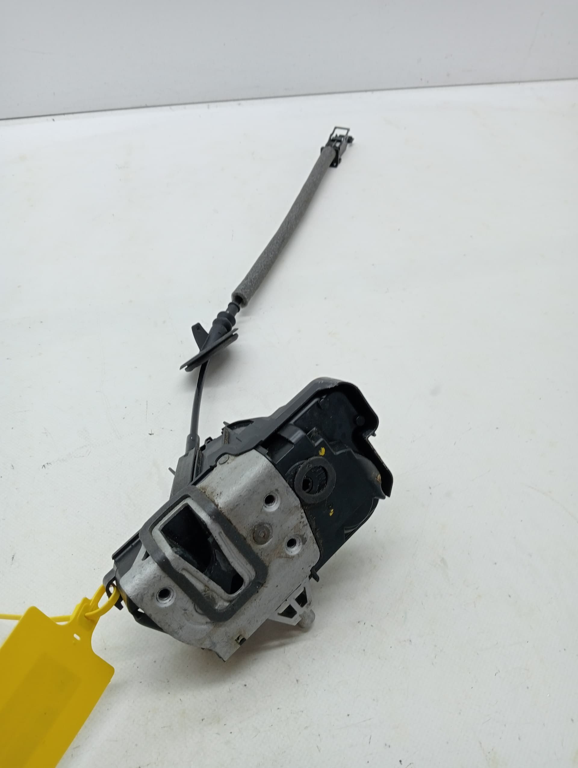 Cerradura puerta delantera derecha FORD FIESTA (CE1)