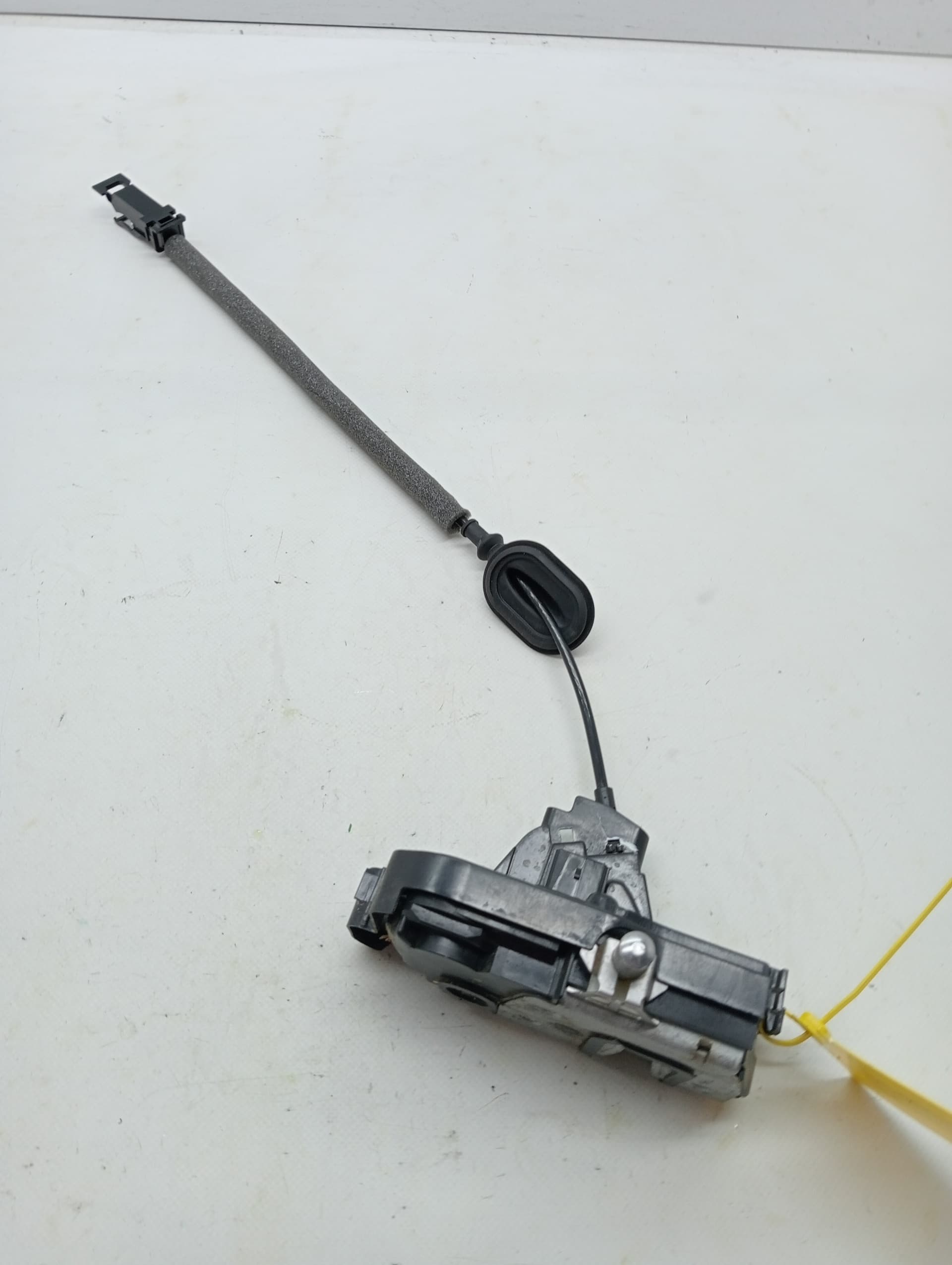 Cerradura puerta delantera derecha FORD FIESTA (CE1) 2