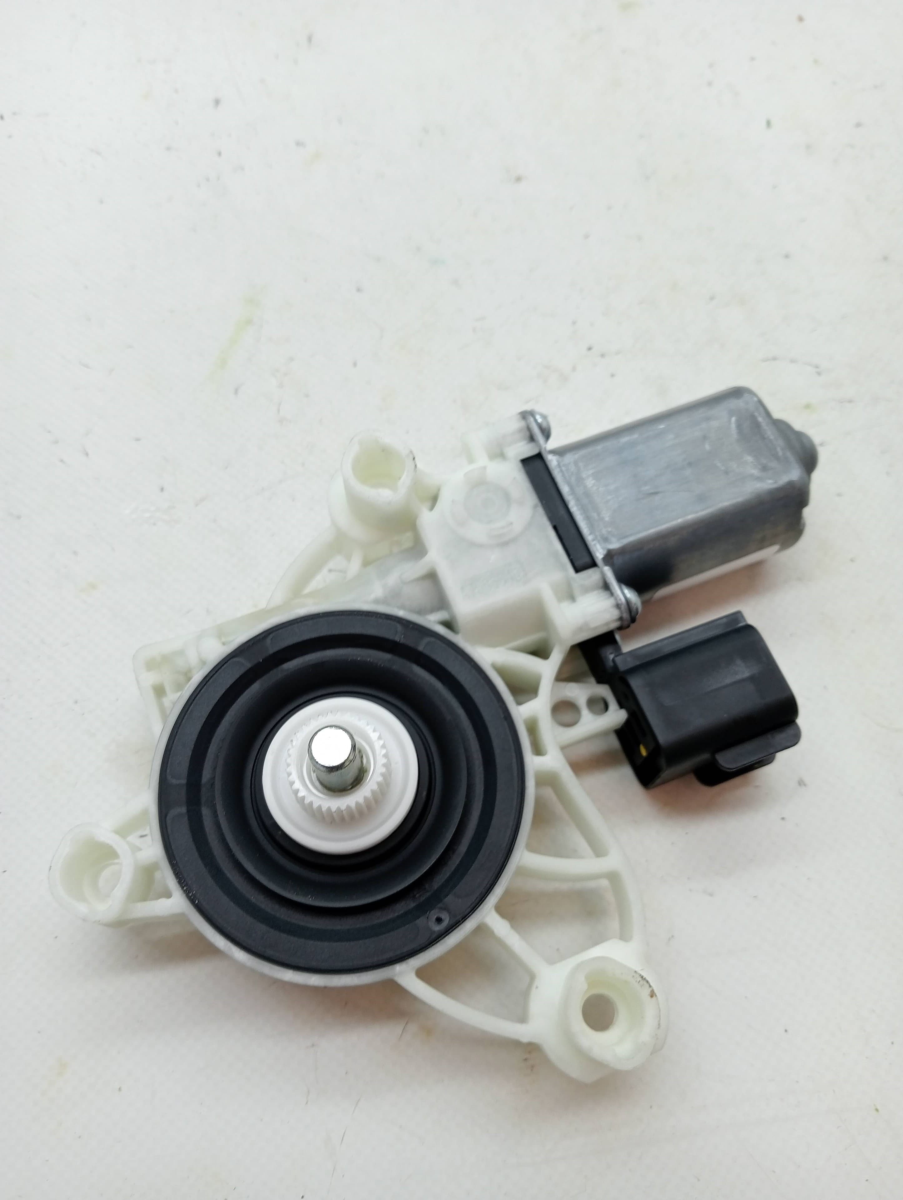 Motor elevalunas delantero derecho FORD FIESTA (CE1) 3