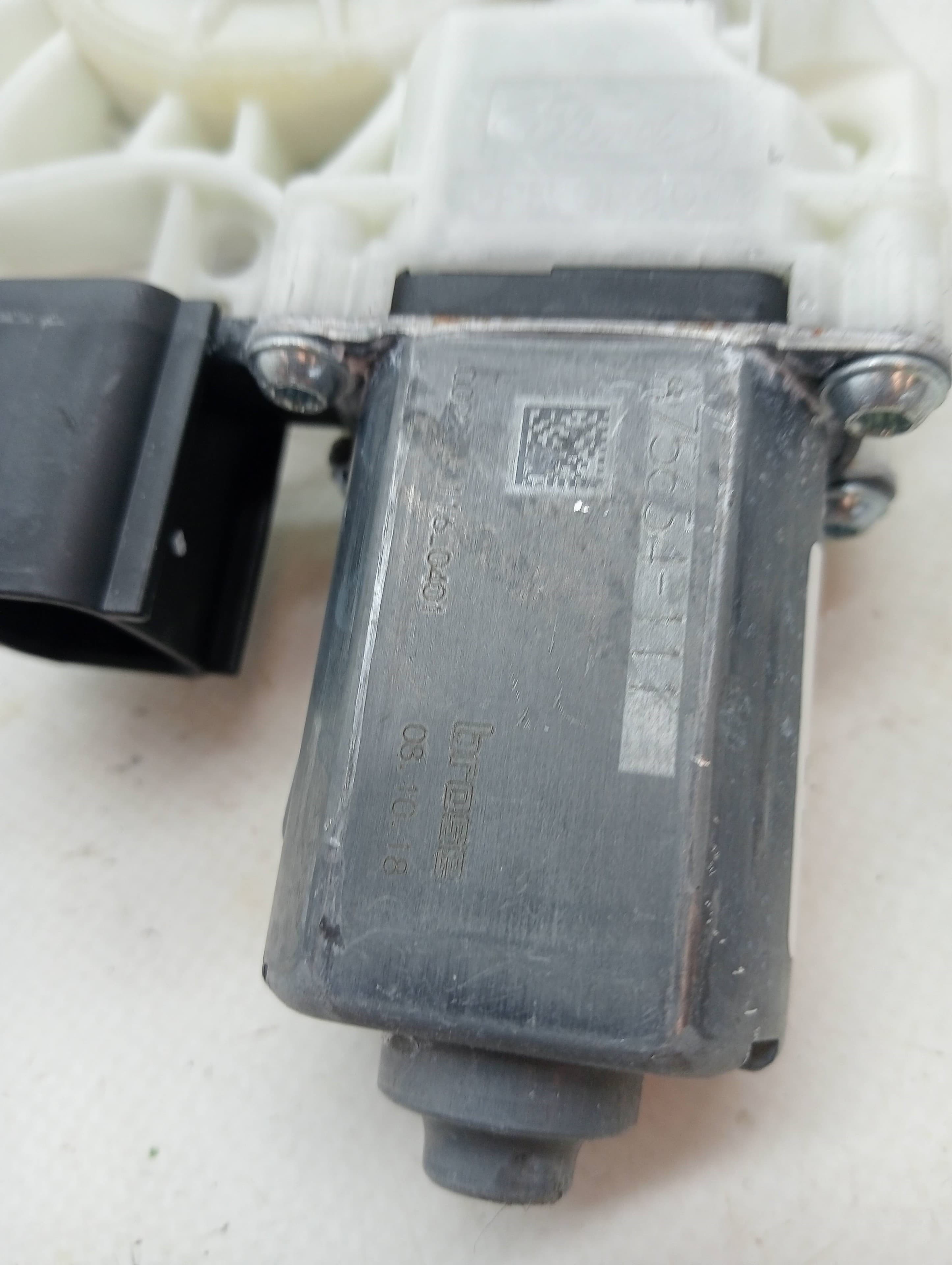 Motor elevalunas delantero izquierdo FORD FIESTA (CE1) 2