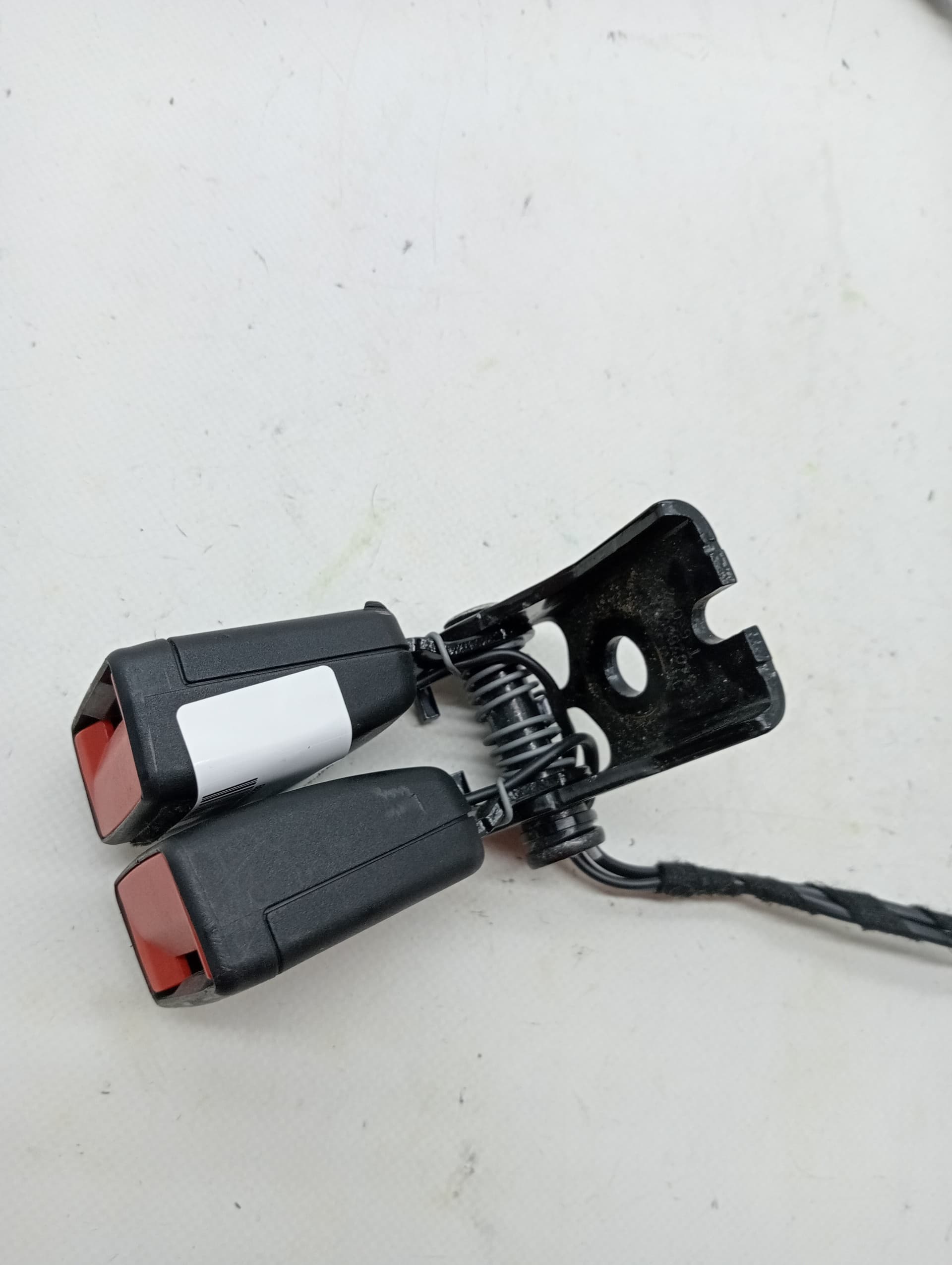 Enganche cinturon FORD FIESTA (CE1) 3