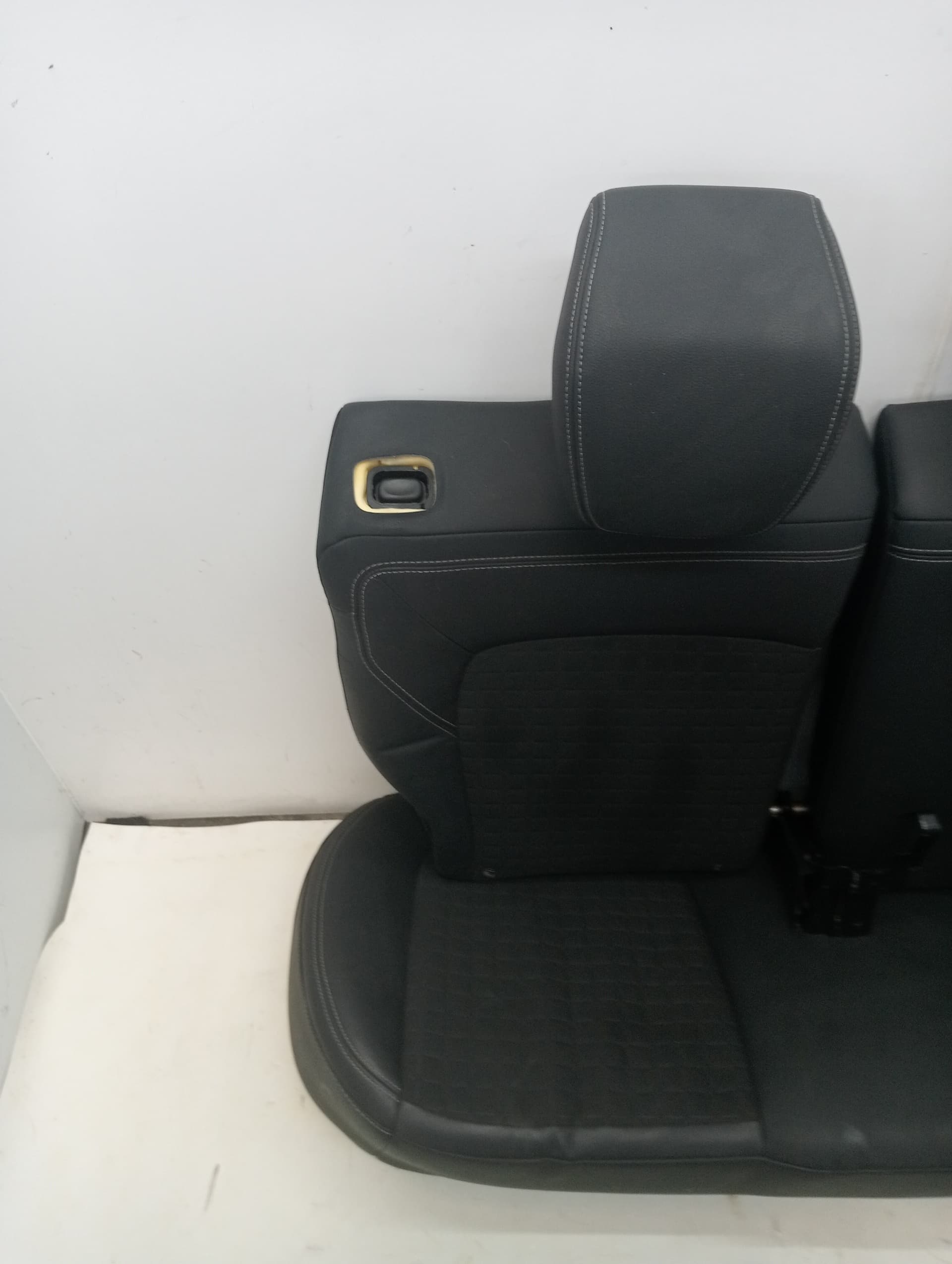 Cerradura asientos traseros FORD FIESTA (CE1) 3