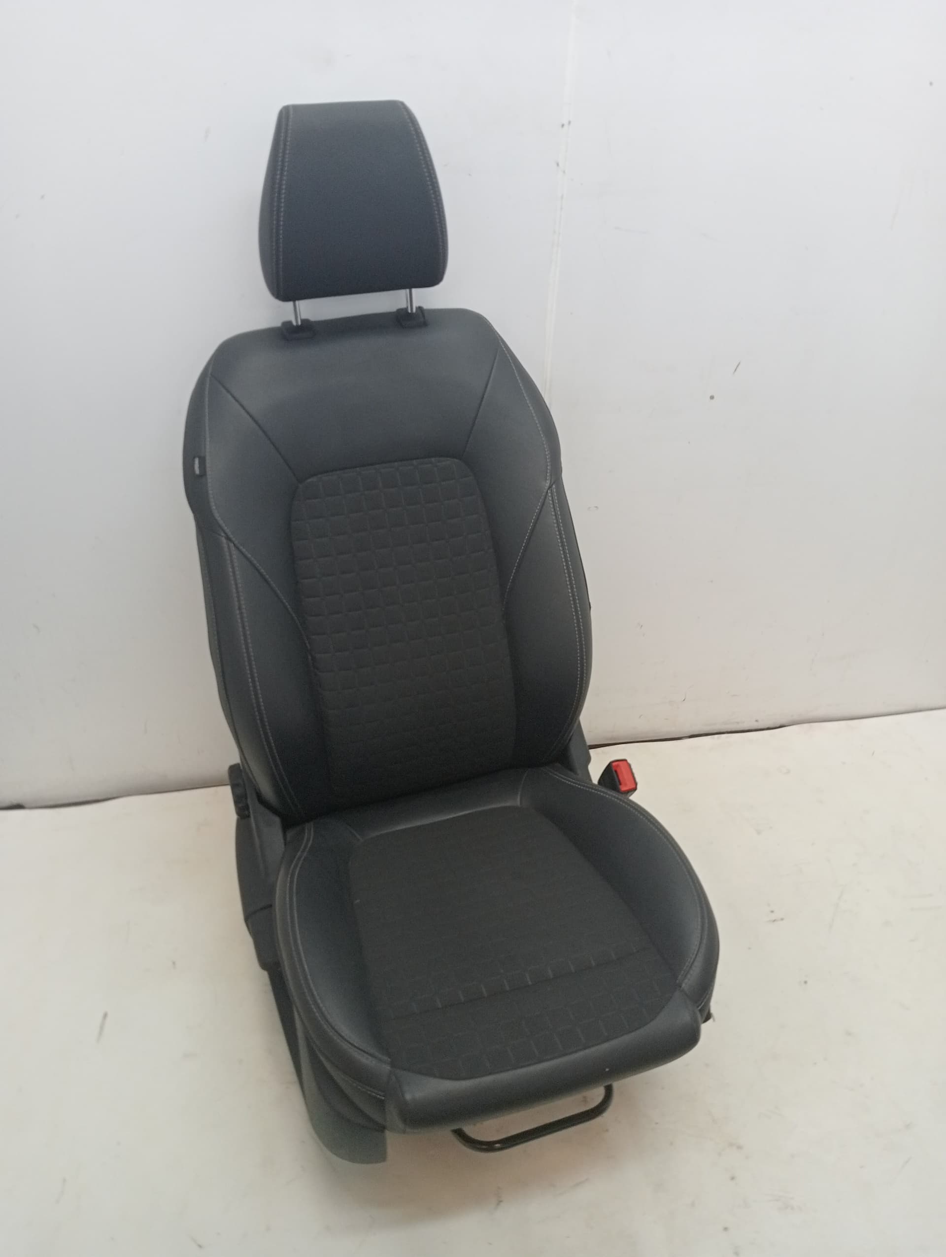 Asiento delantero derecho FORD FIESTA (CE1)