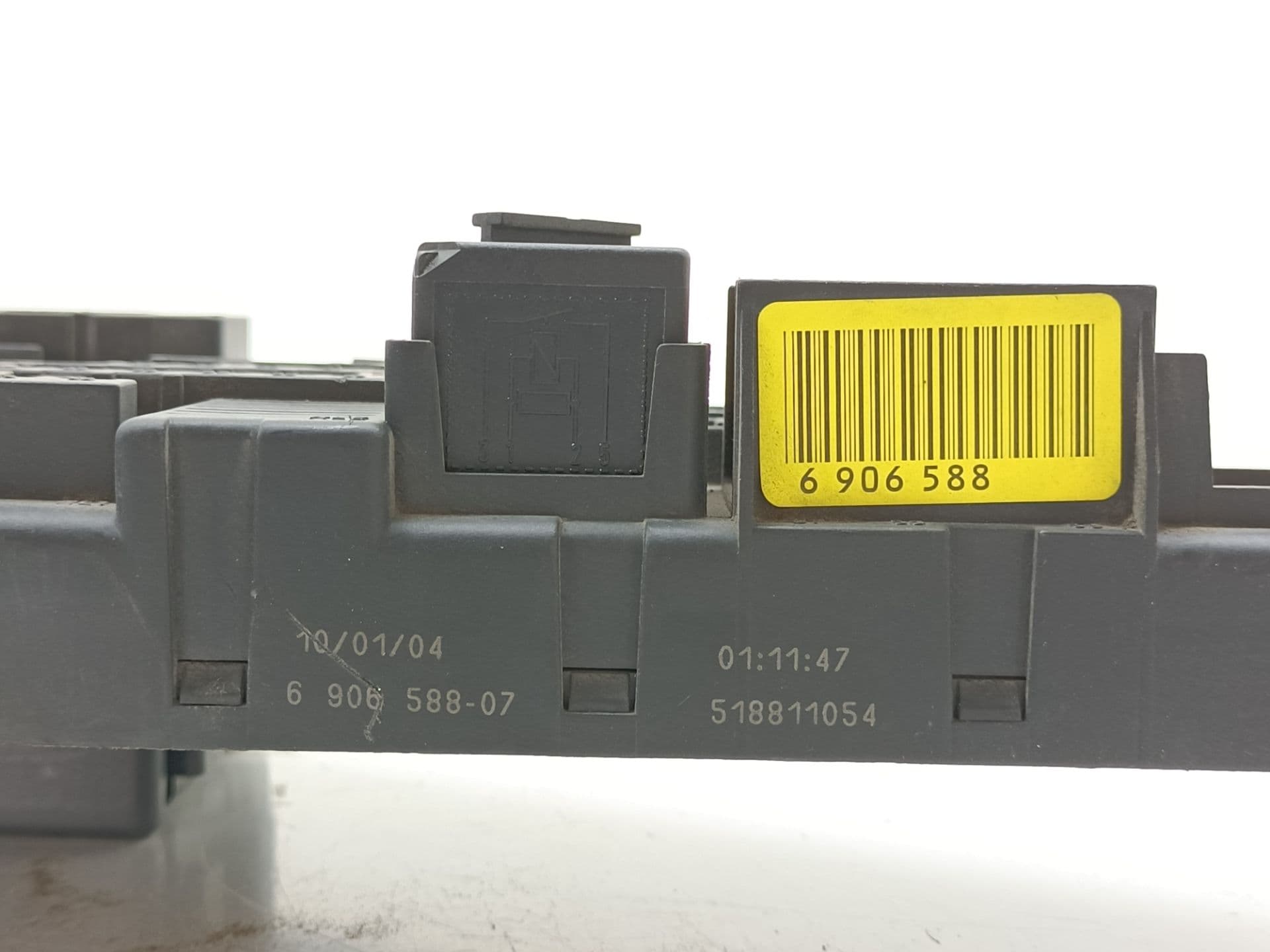 Caja reles / fusibles BMW SERIE 5 BERLINA (E60) 4