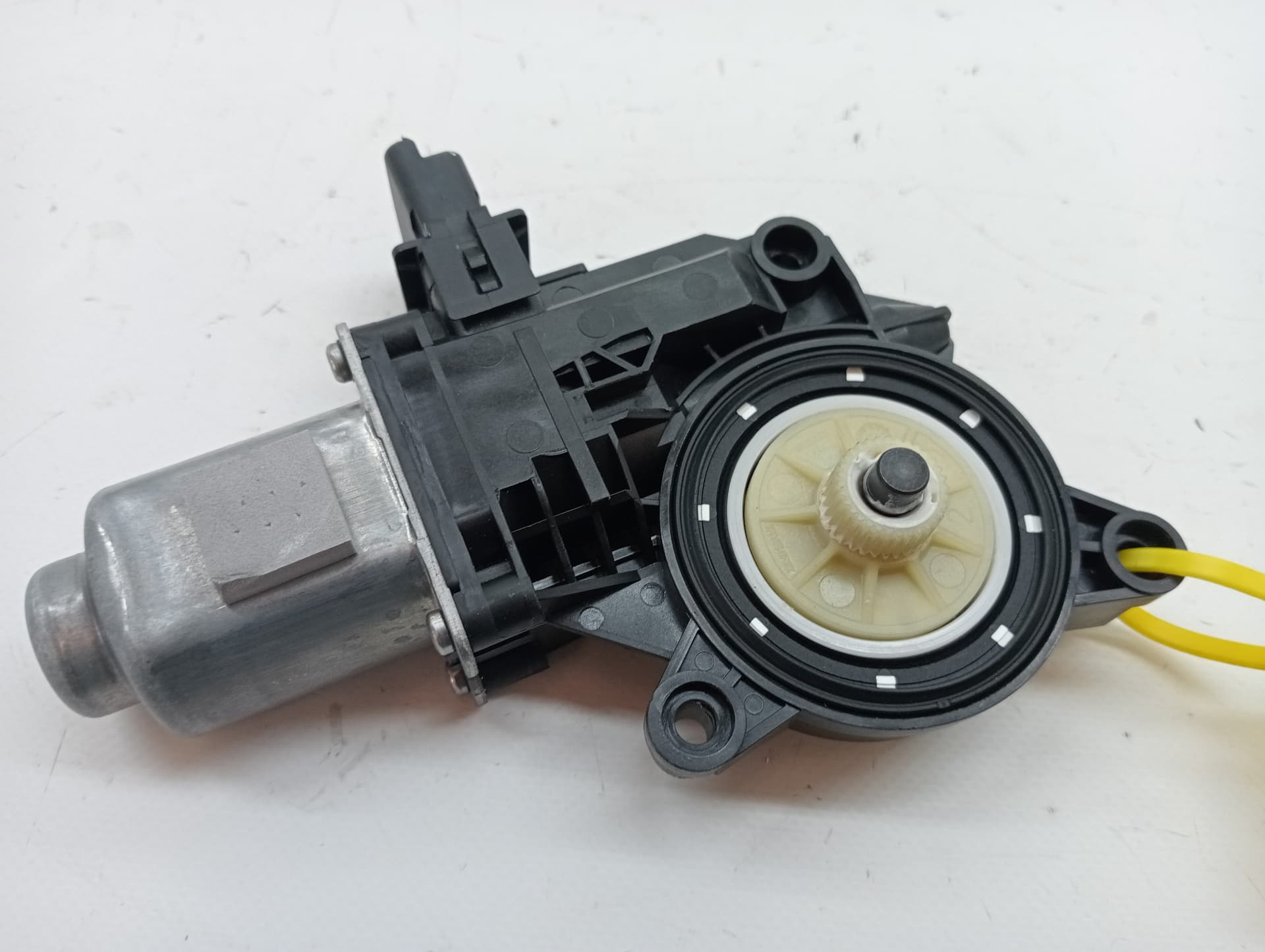Motor elevalunas delantero derecho HYUNDAI I30 FASTBACK