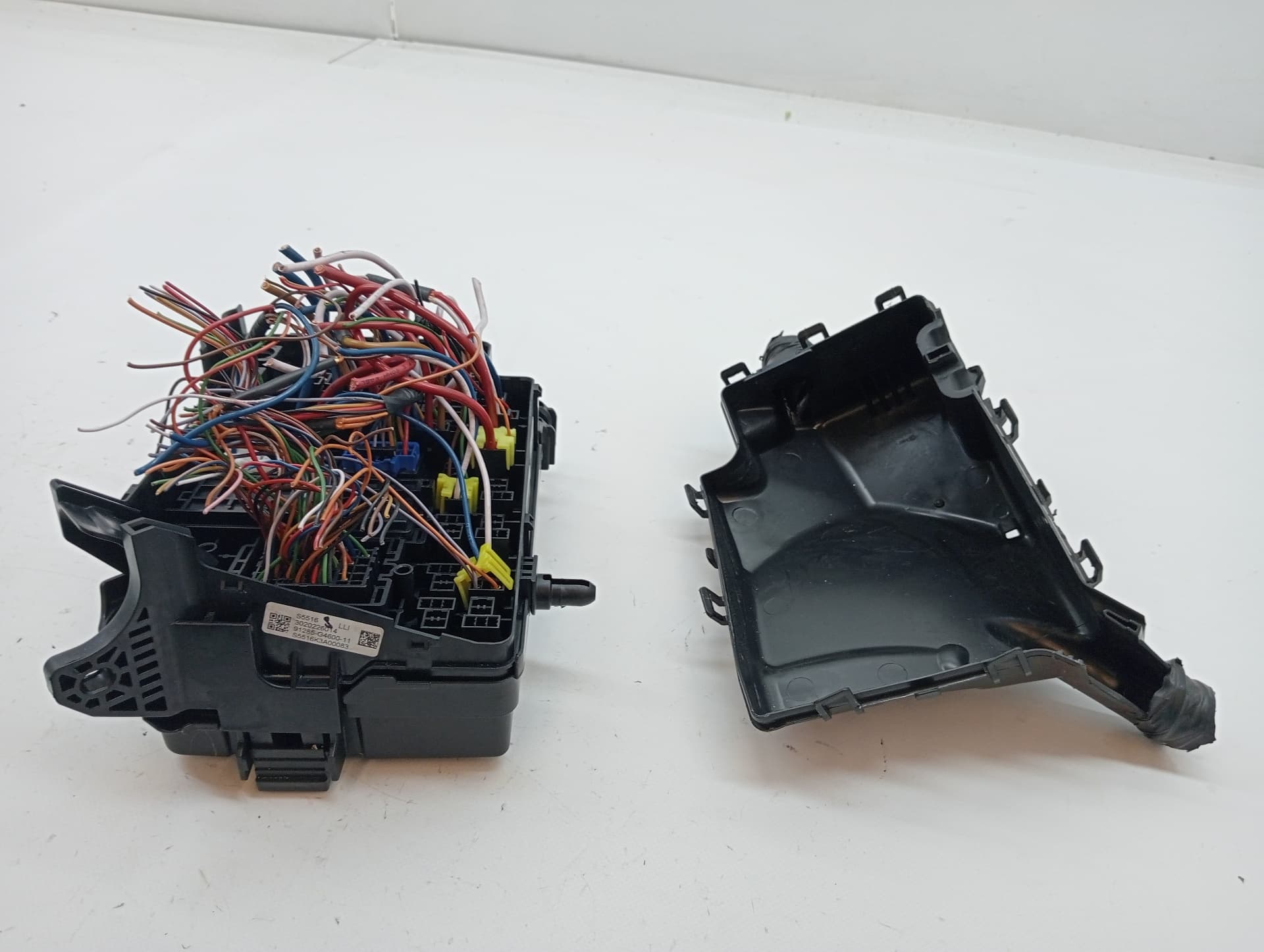 Caja reles / fusibles HYUNDAI I30 FASTBACK 2