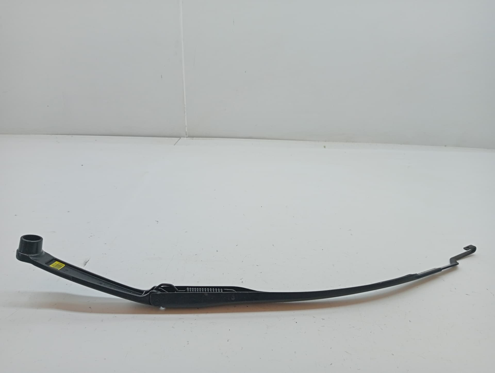 Brazo limpia delantero izquierdo HYUNDAI I30 FASTBACK 2