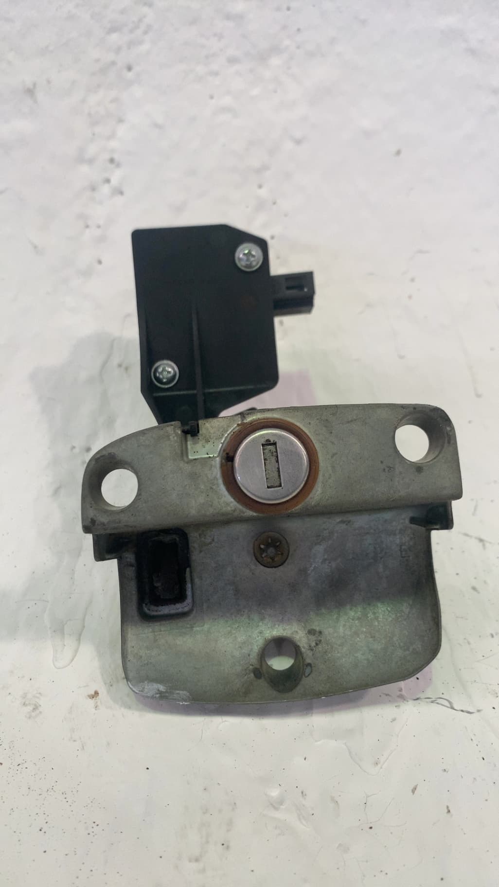 Bombin porton trasero SEAT IBIZA (6L1)