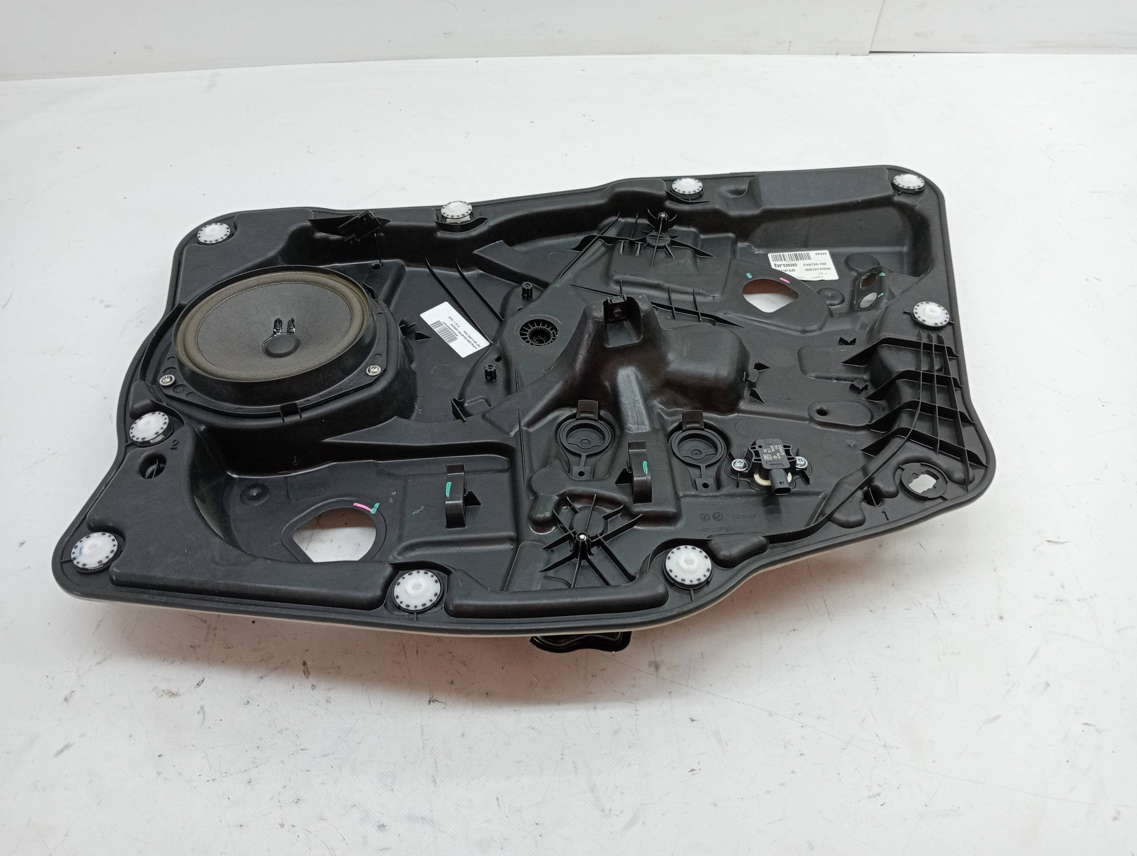 Elevalunas delantero derecho FIAT 500 X (334)