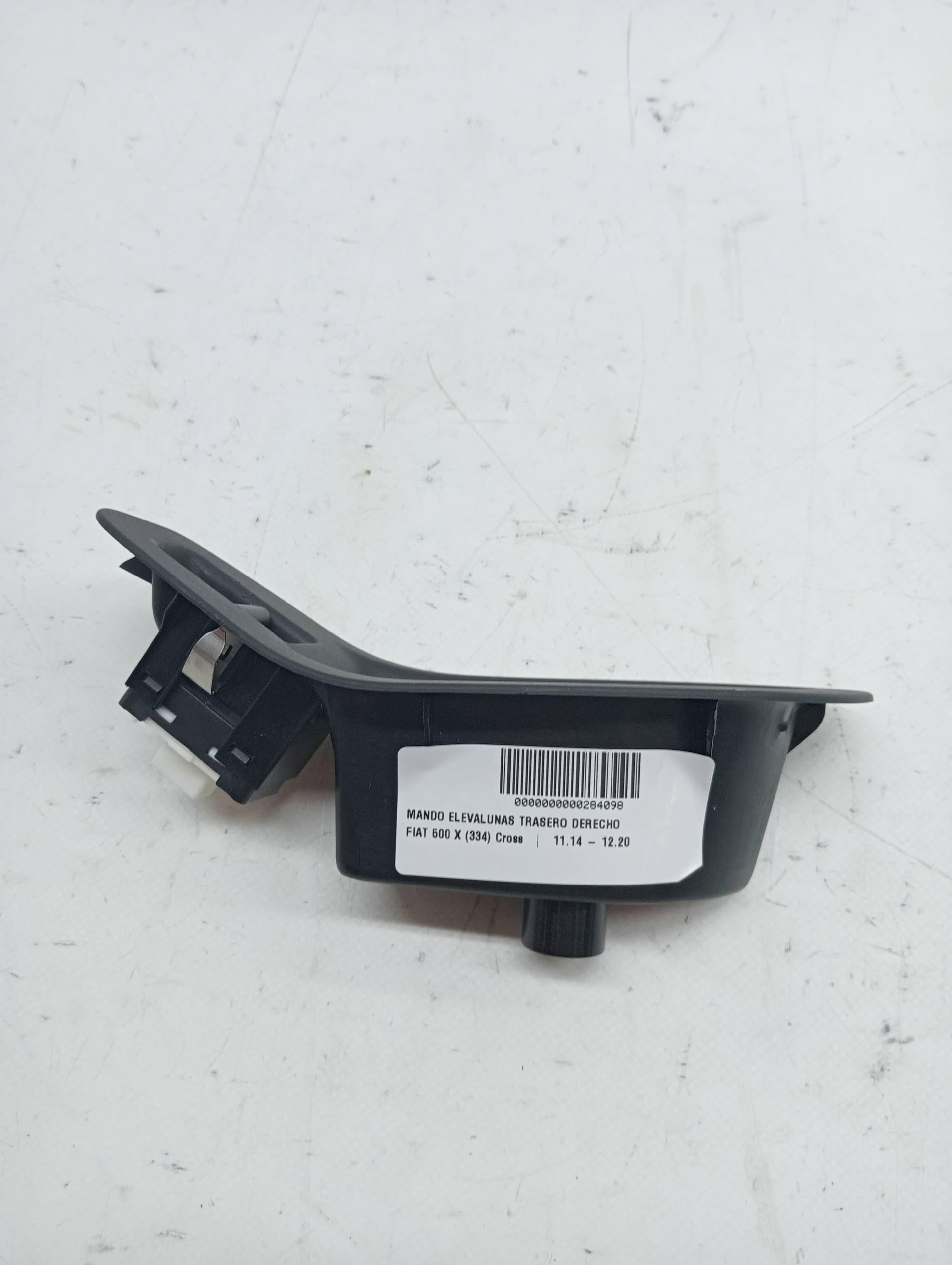 Mando elevalunas trasero derecho FIAT 500 X (334)
