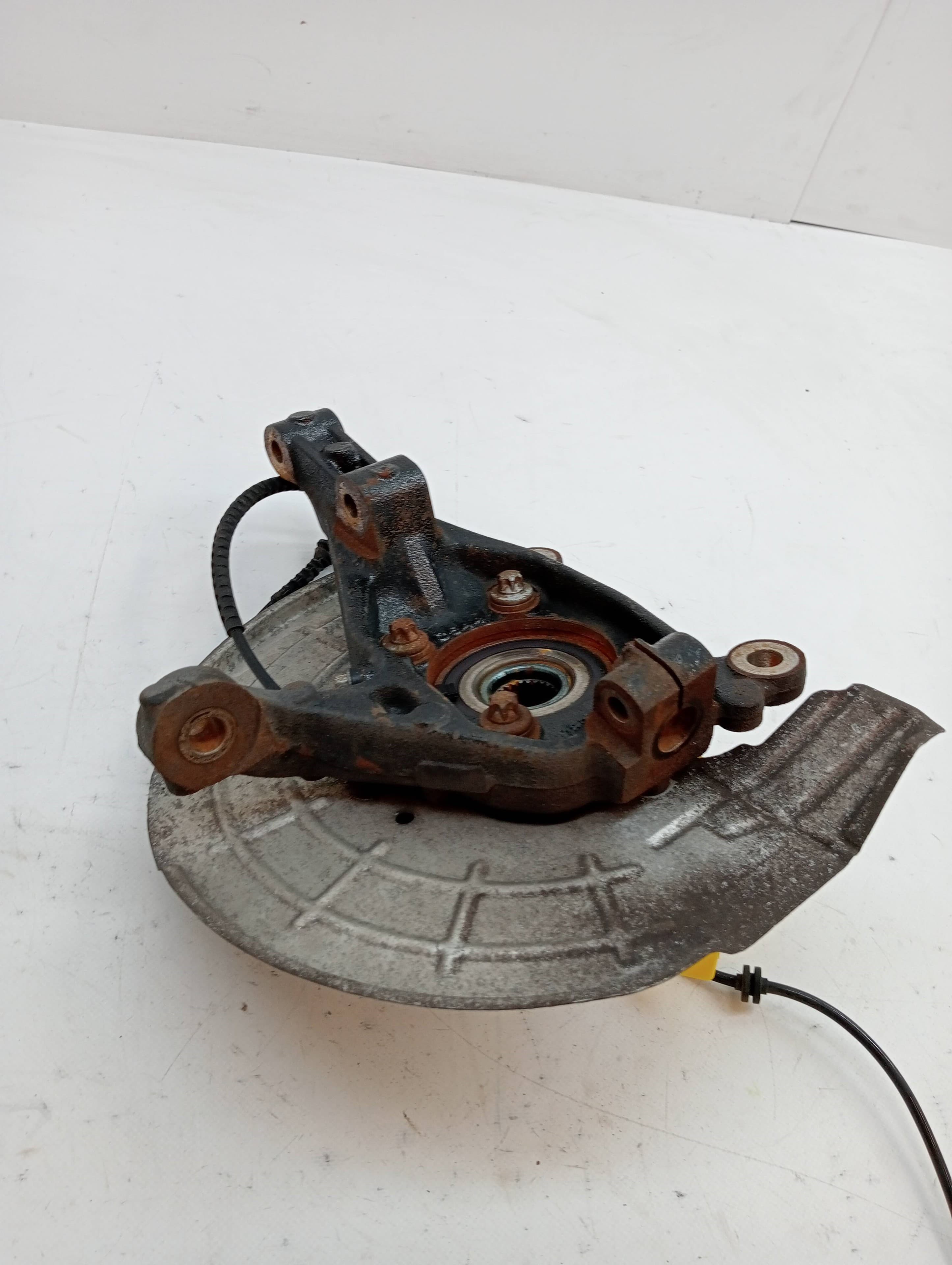 Mangueta delantera izquierda FIAT 500 X (334) 3