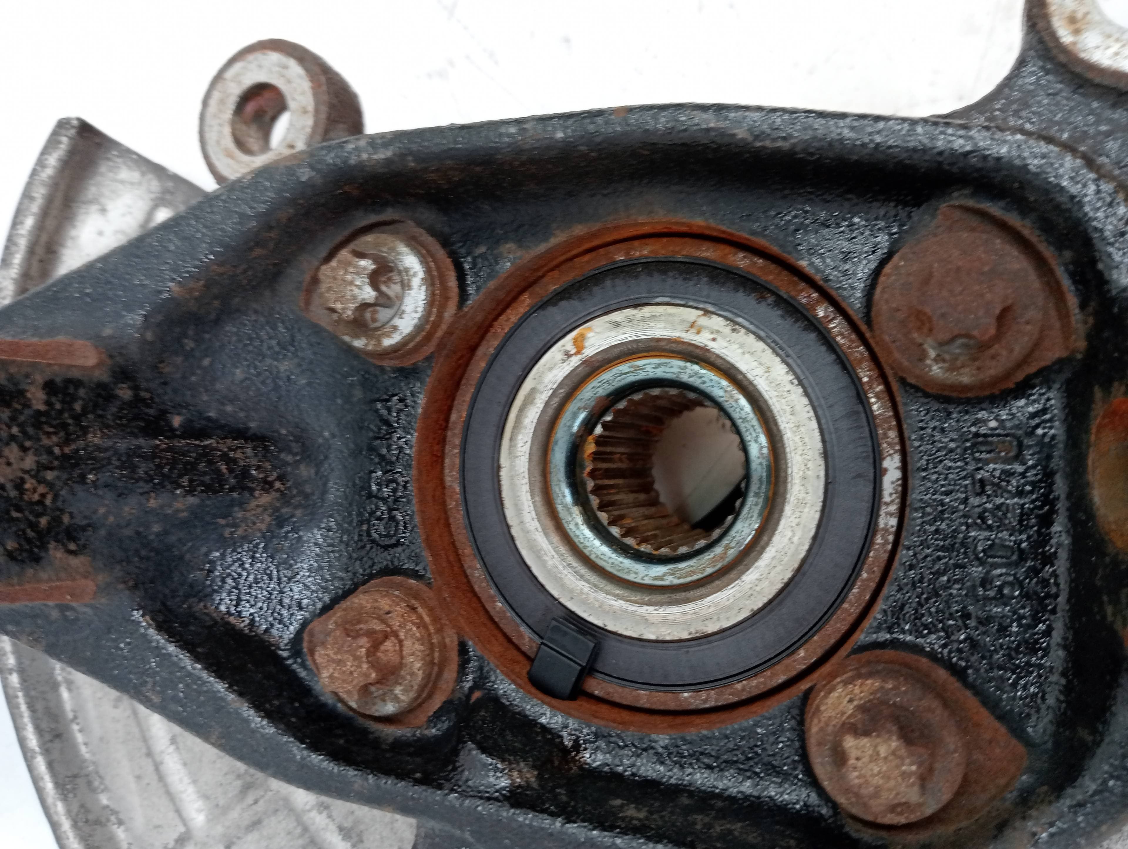 Mangueta delantera izquierda FIAT 500 X (334) 2