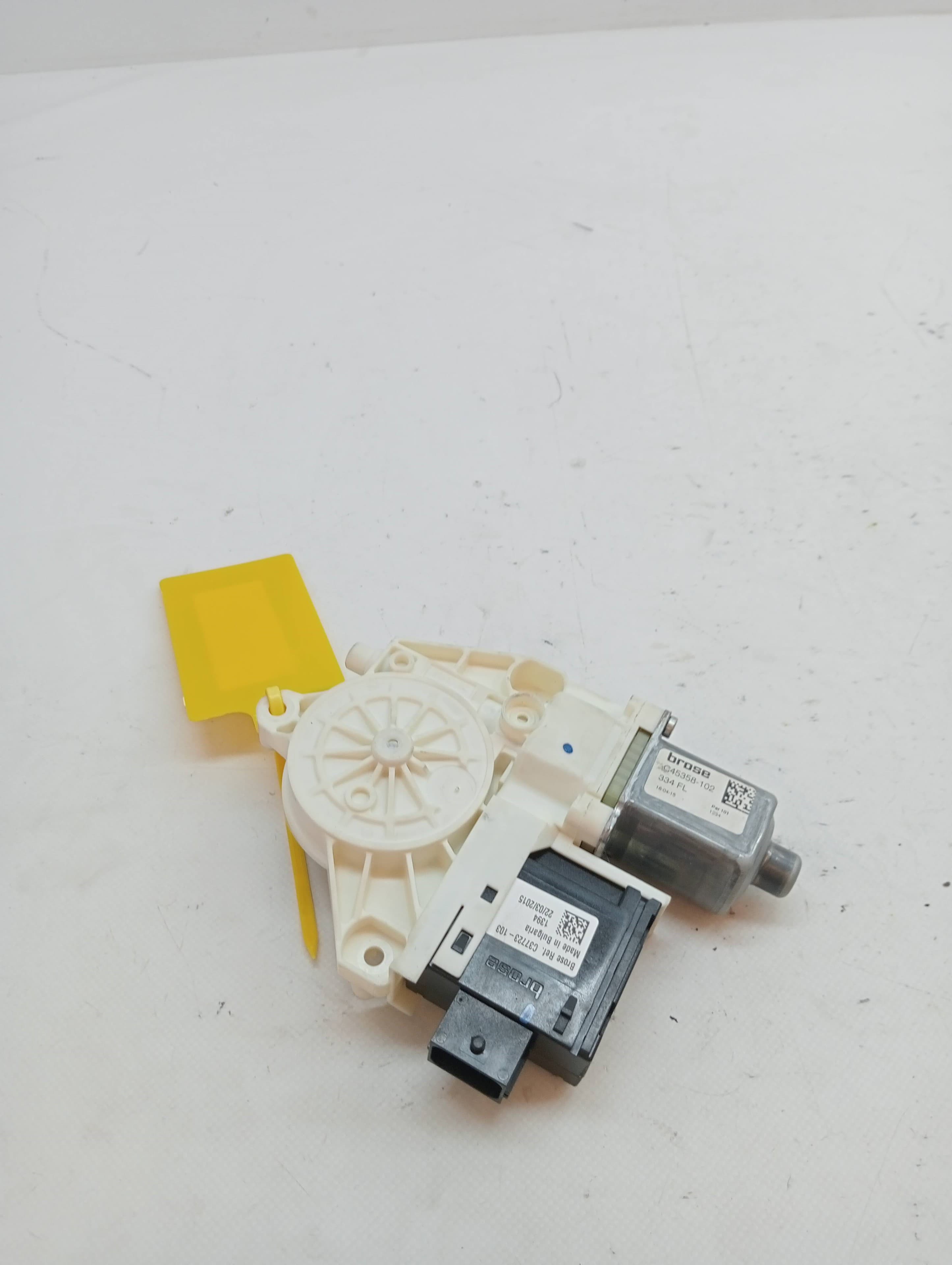 Motor elevalunas delantero izquierdo FIAT 500 X (334)
