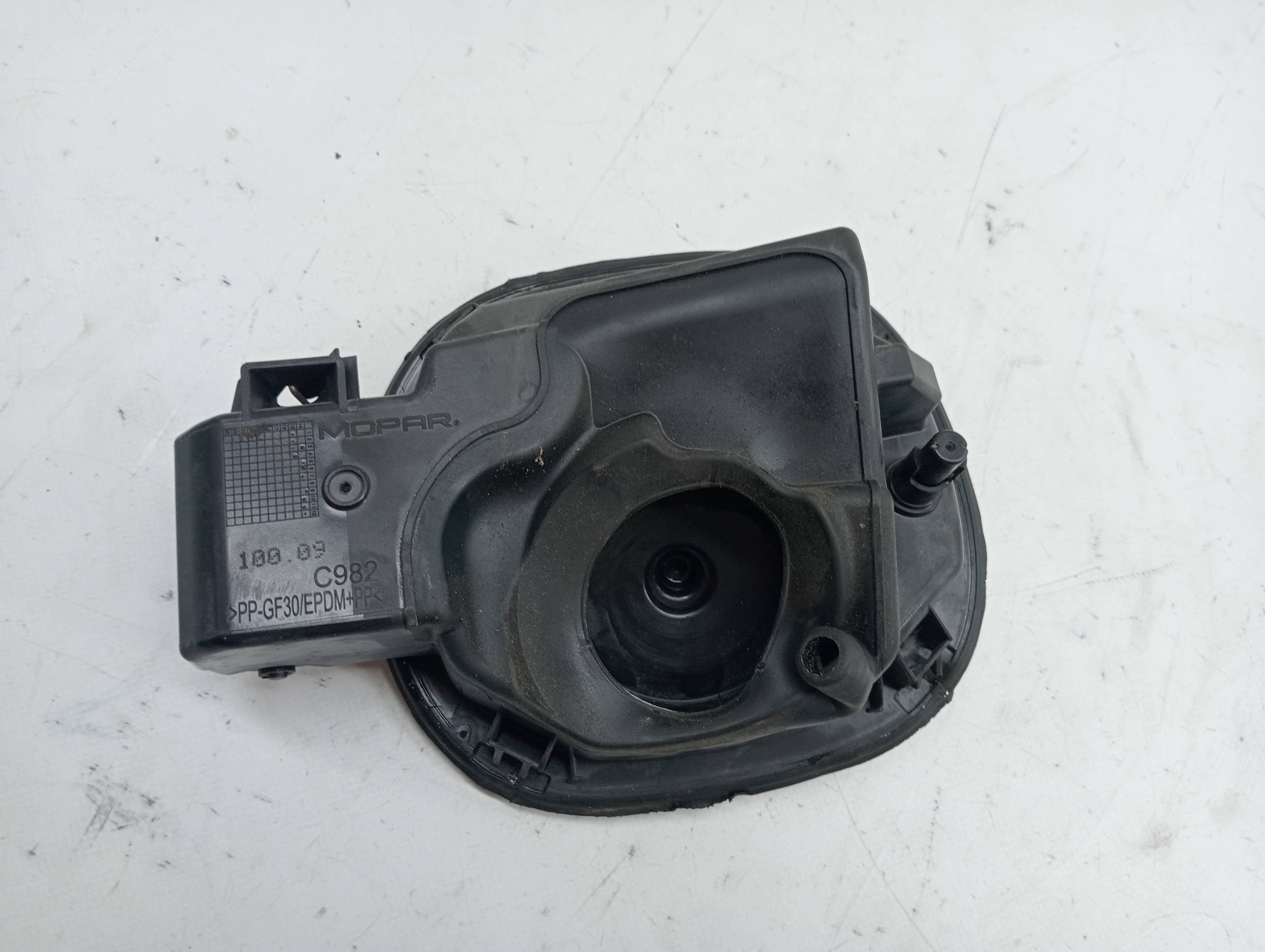 Tapa exterior combustible FIAT 500 X (334) 2