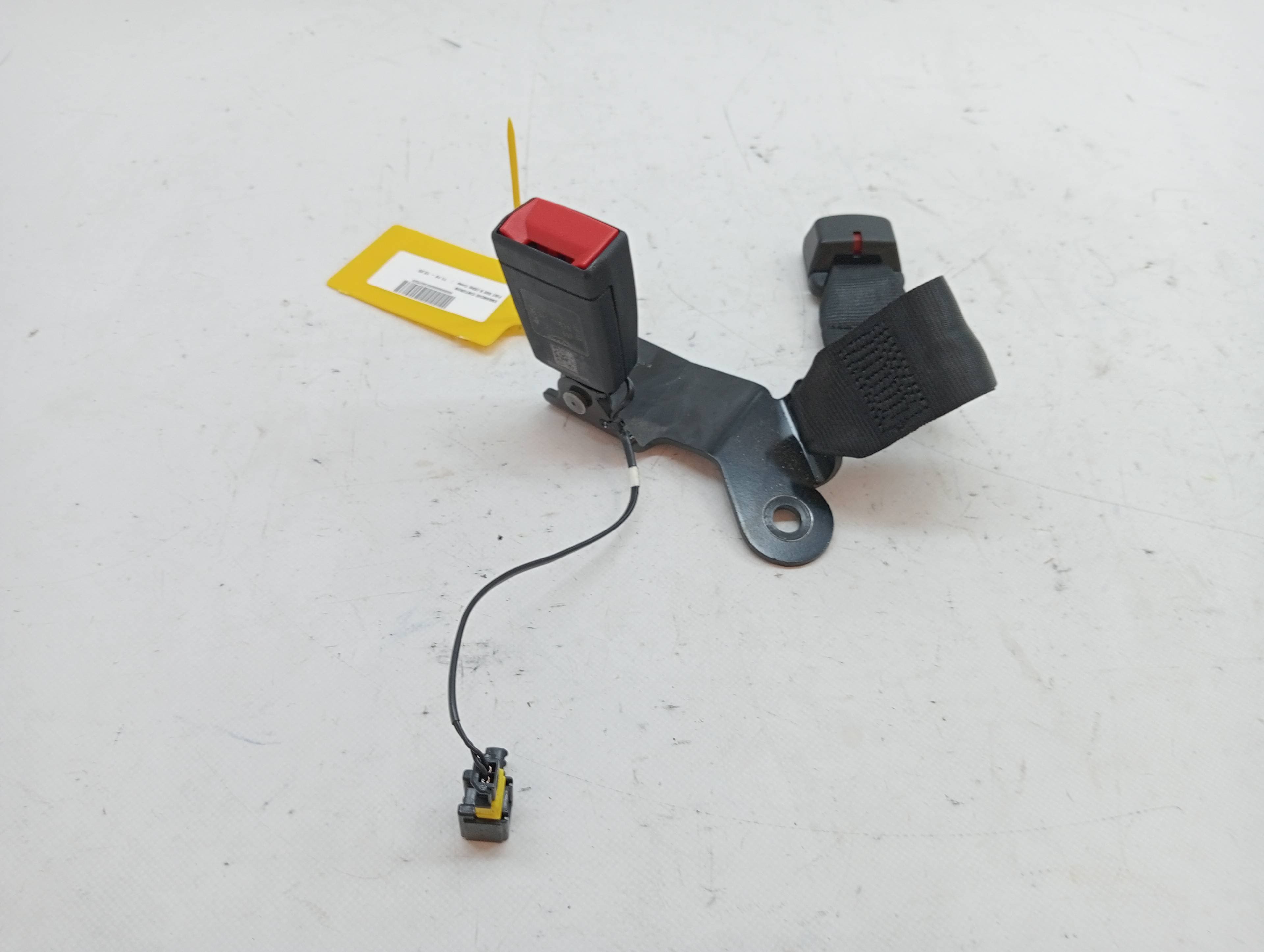 Enganche cinturon FIAT 500 X (334)