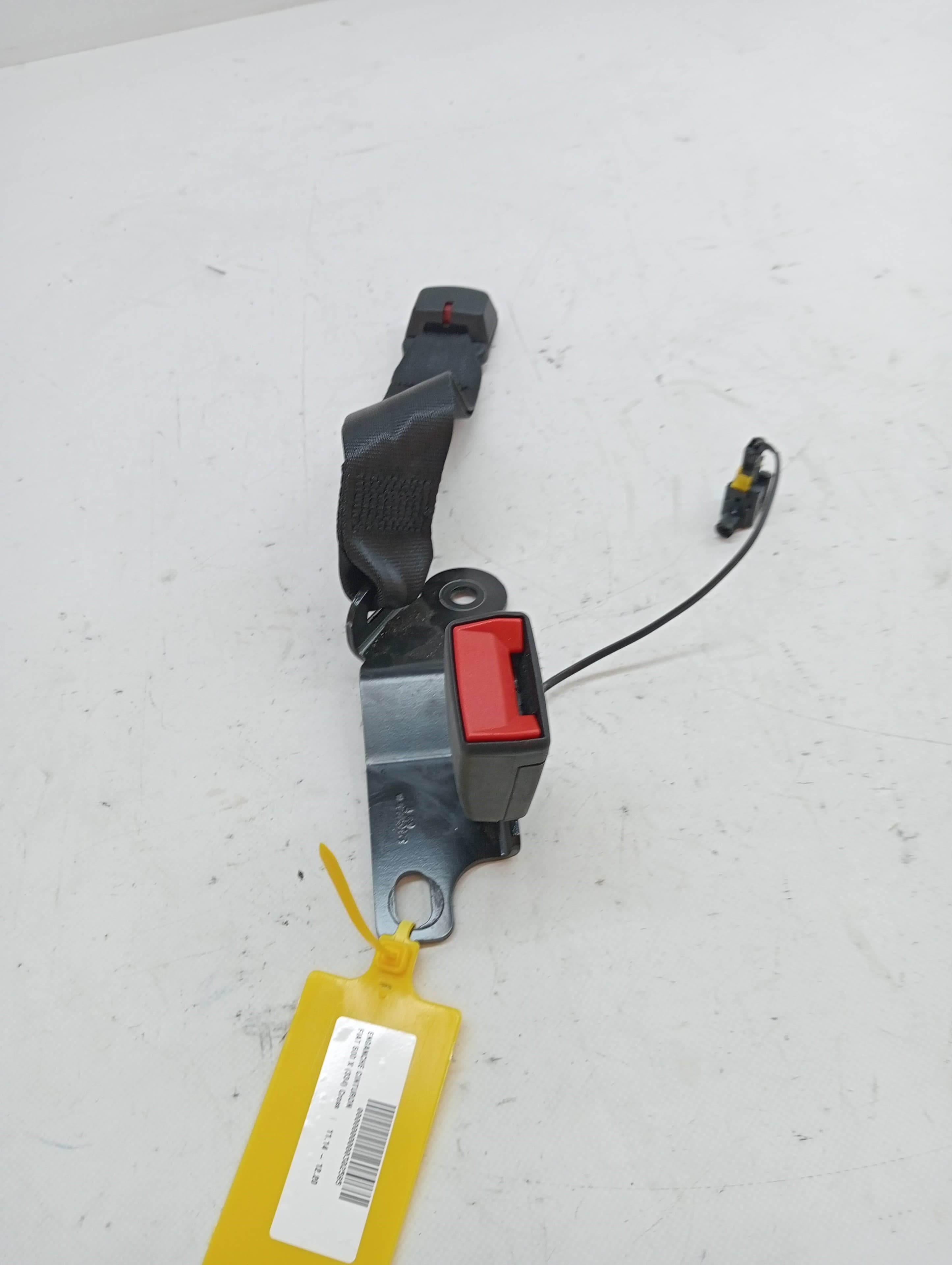 Enganche cinturon FIAT 500 X (334) 2