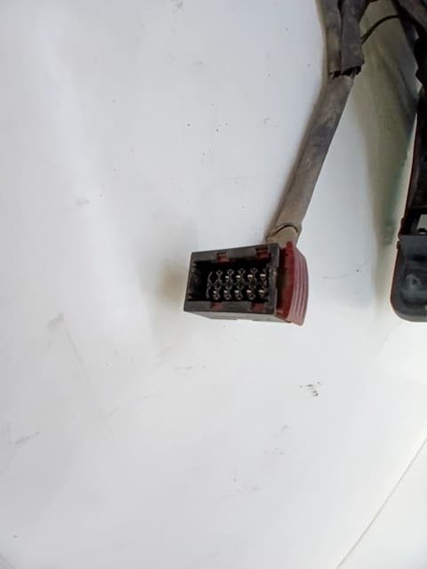Faro izquierdo VOLVO XC90 3