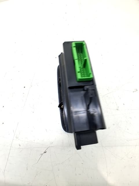 Mando elevalunas delantero izquierdo VOLVO XC90 2