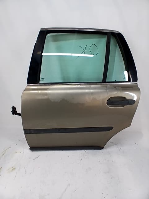 Puerta trasera izquierda VOLVO XC90