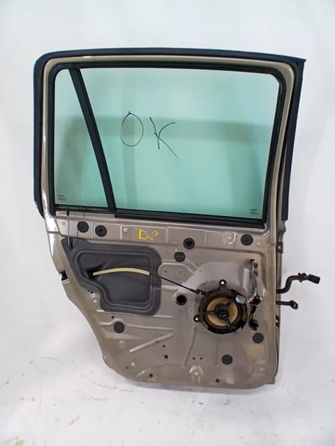 Puerta trasera izquierda VOLVO XC90 2