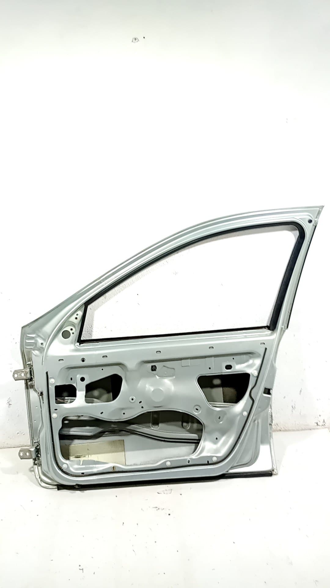 Puerta delantera derecha RENAULT LAGUNA (B56)