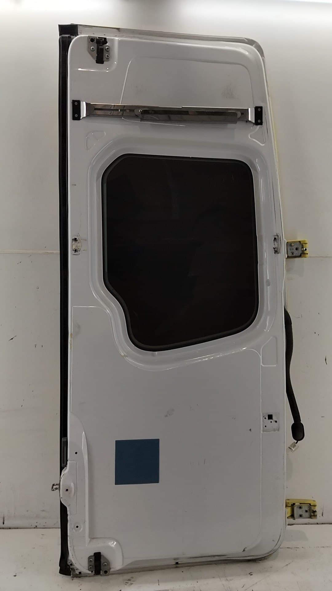 Puerta trasera izquierda MERCEDES-BENZ SPRINTER 3,5-T FURGONETA (B906) 3