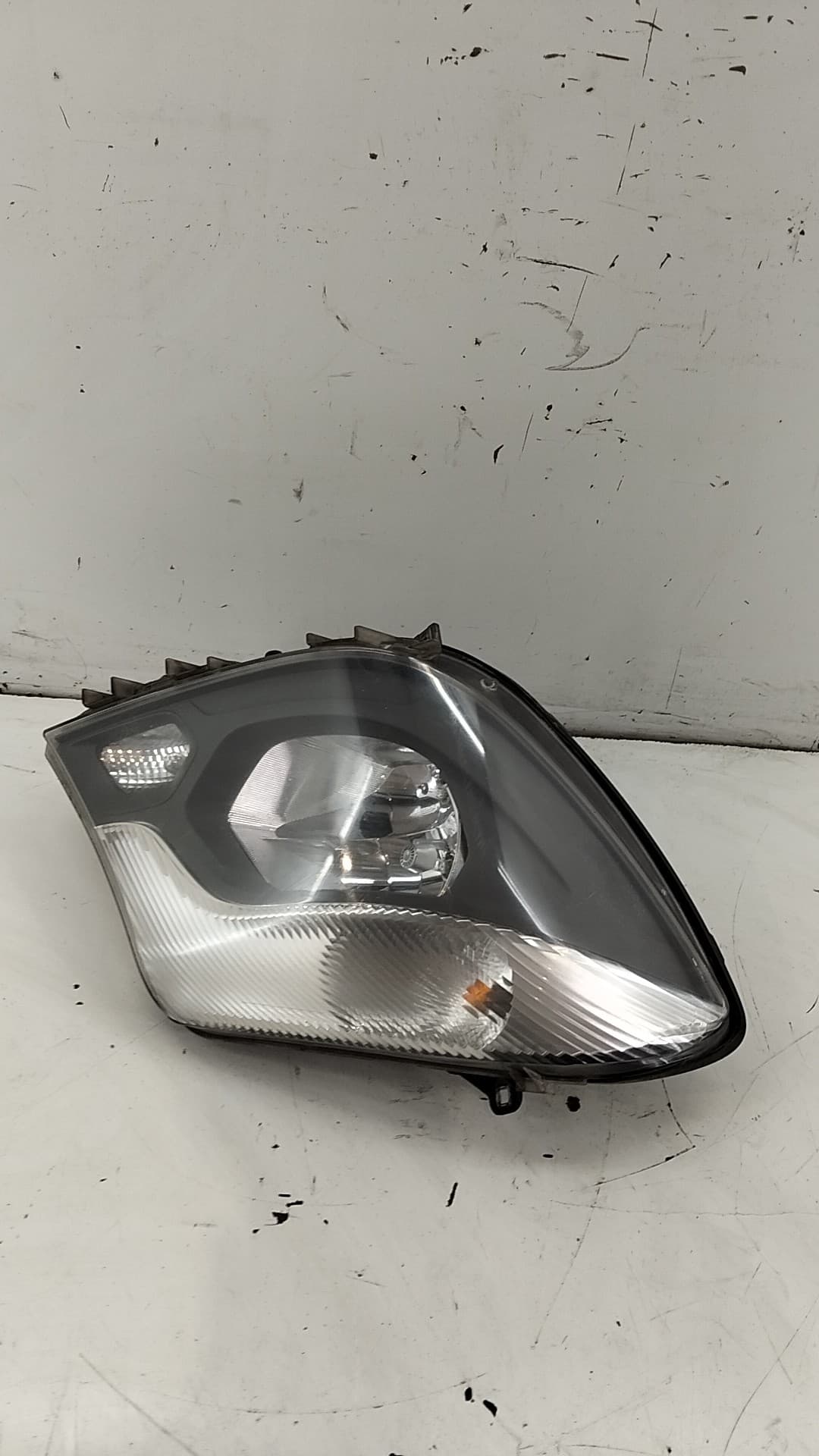 Faro izquierdo MERCEDES-BENZ SPRINTER 3,5-T FURGONETA (B906)