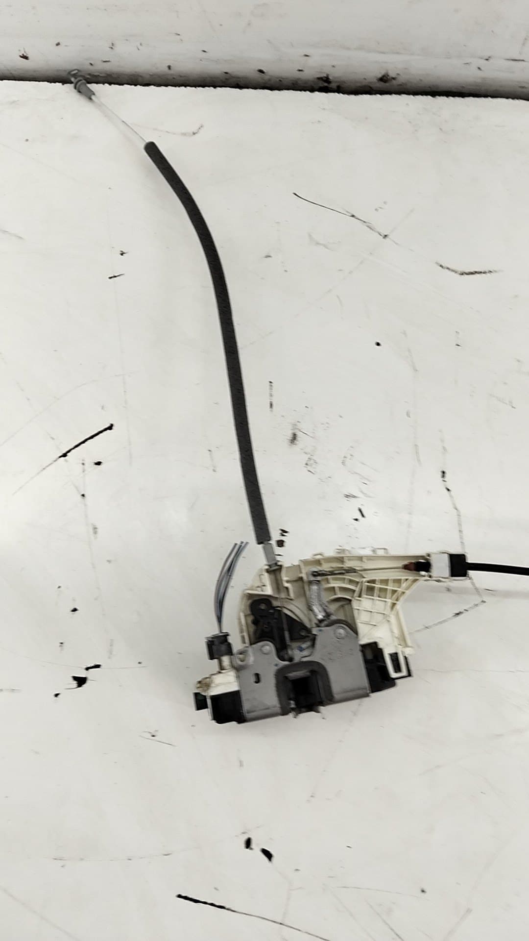 Cerradura puerta delantera izquierda MERCEDES-BENZ SPRINTER 3,5-T FURGONETA (B906) 2