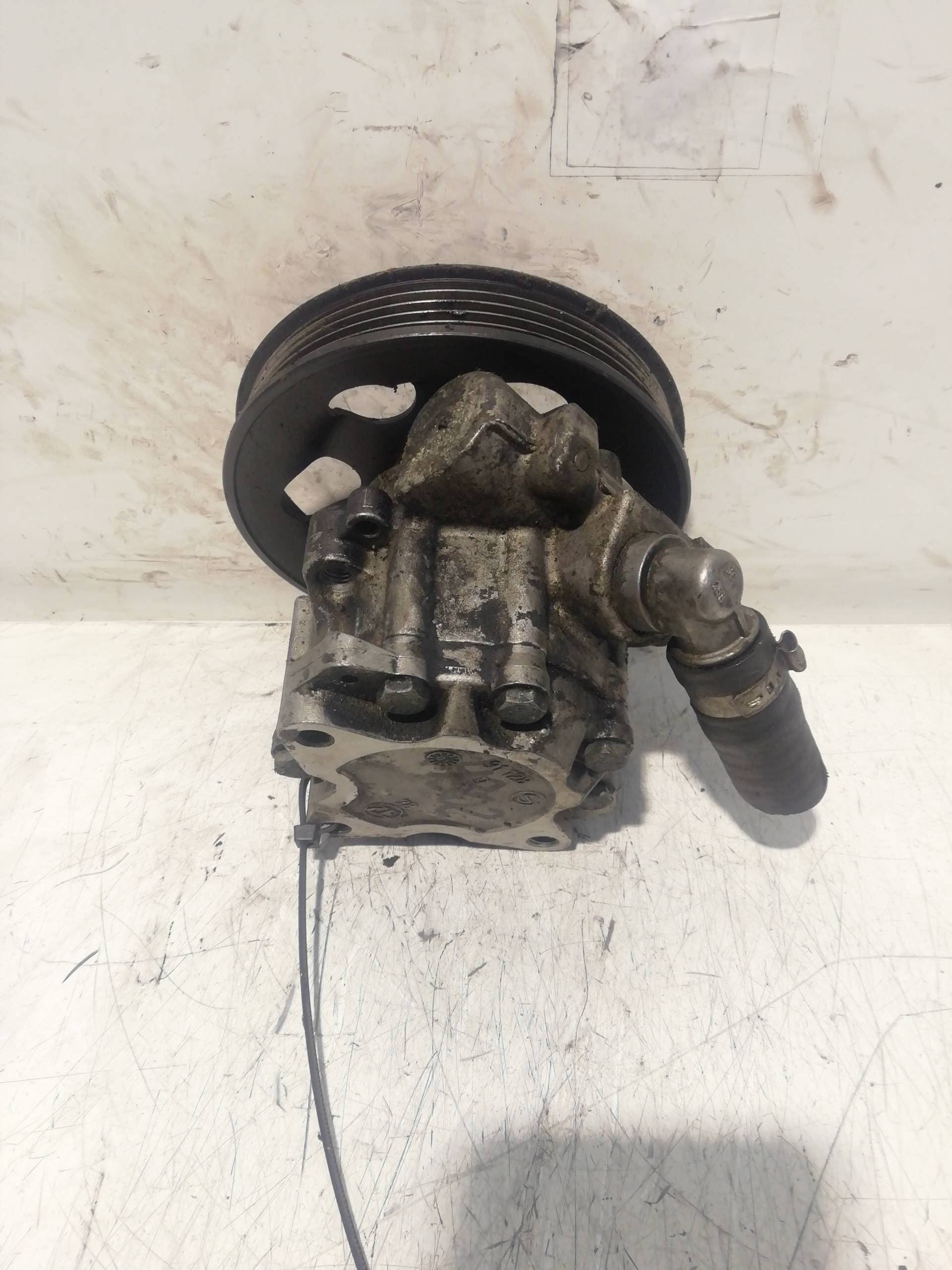 Bomba direccion AUDI A6 BERLINA (4B2) 5
