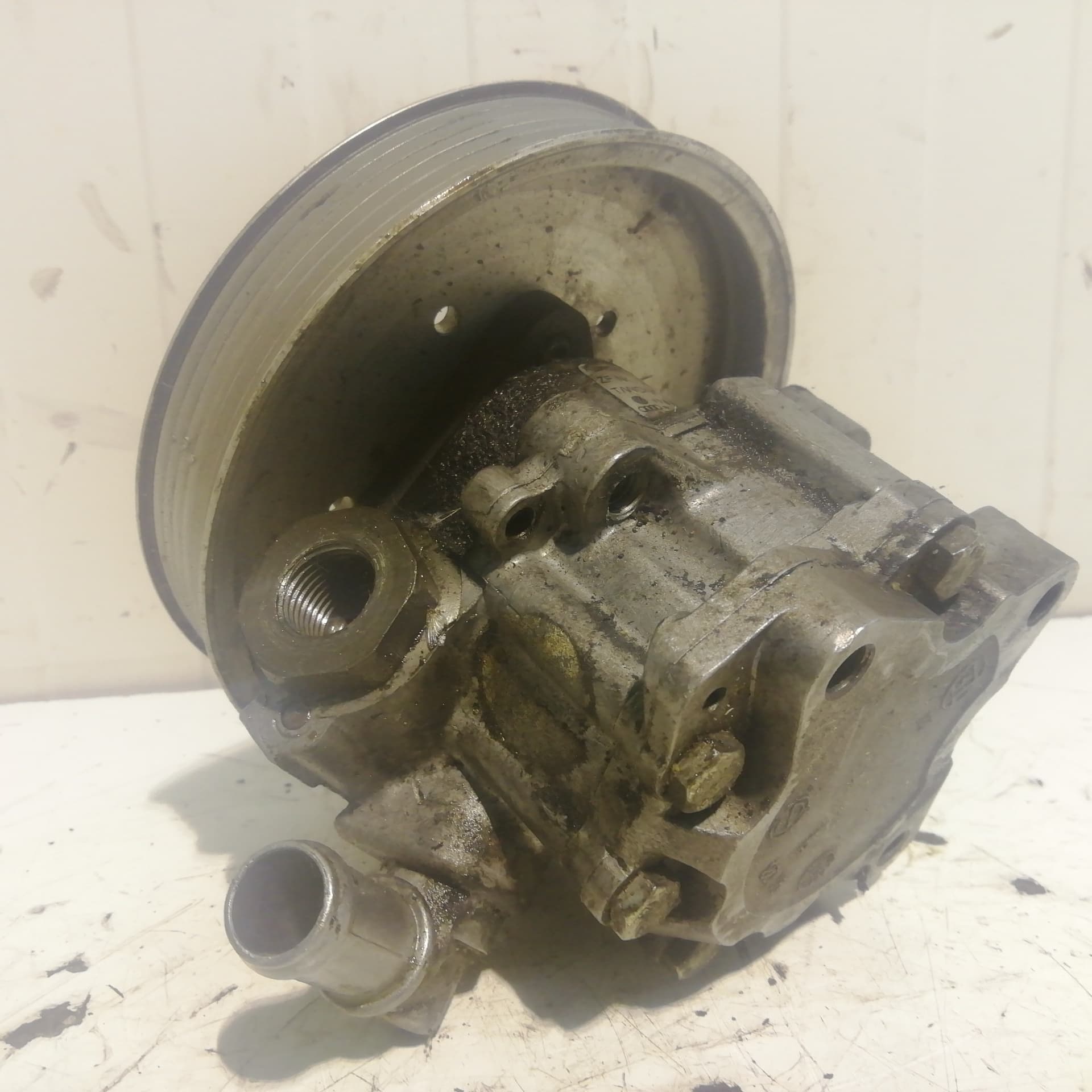 Bomba direccion AUDI A6 BERLINA (4B2) 4